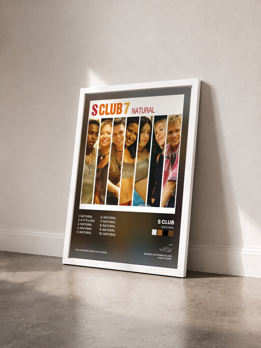 #blanc Tableau de l'album Natural de S Club vu de trois quarts, cadre blanc