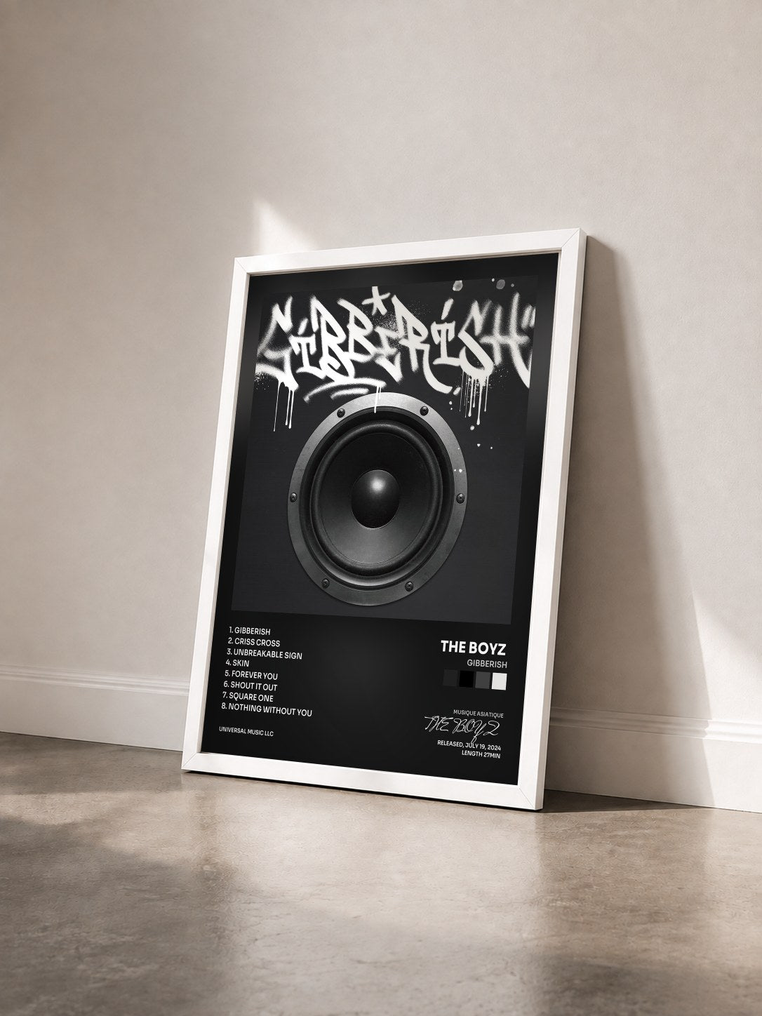 #blanc Tableau de l'album Gibberish de THE BOYZ  vu de trois quarts, cadre blanc