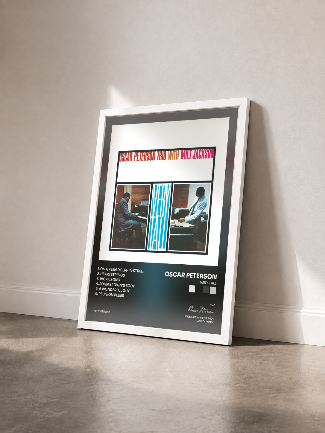 #blanc Tableau de l'album Very Tall de Oscar Peterson vu de trois quarts, cadre blanc
