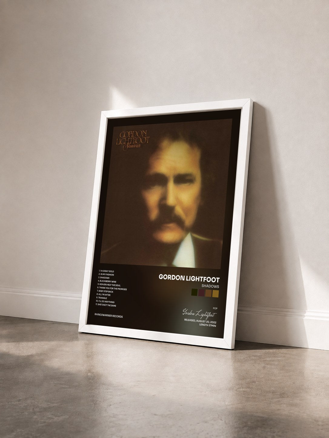 #blanc Tableau de l'album Shadows de Gordon Lightfoot vu de trois quarts, cadre blanc