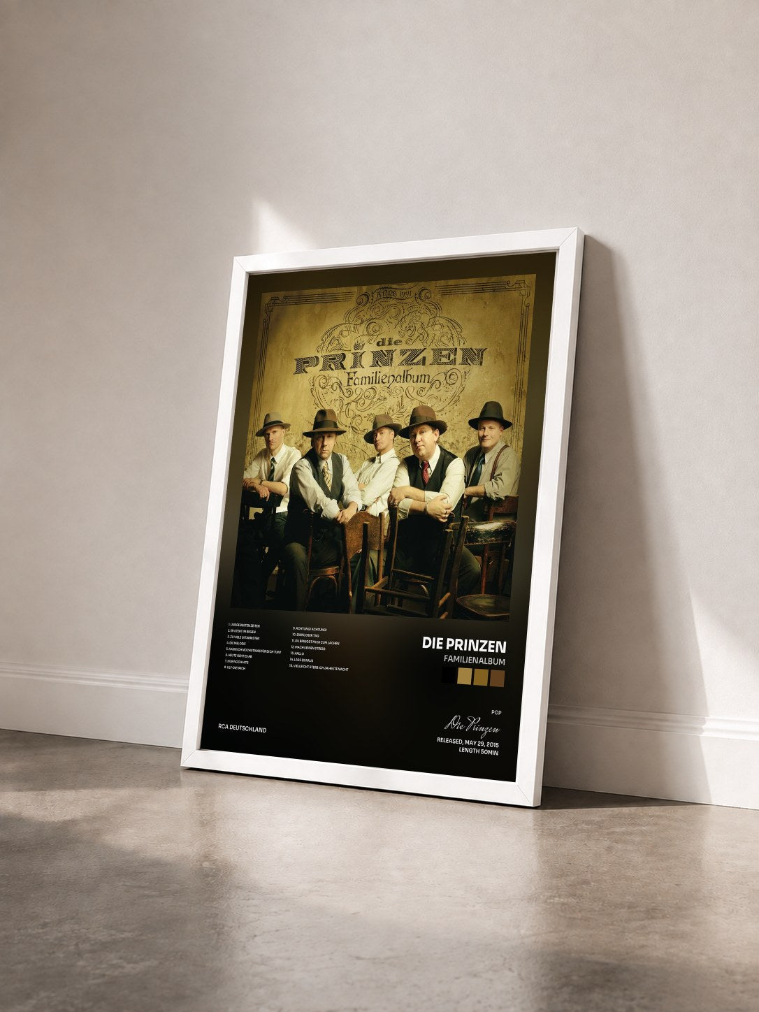 #blanc Tableau de l'album Familienalbum de Die Prinzen vu de trois quarts, cadre blanc