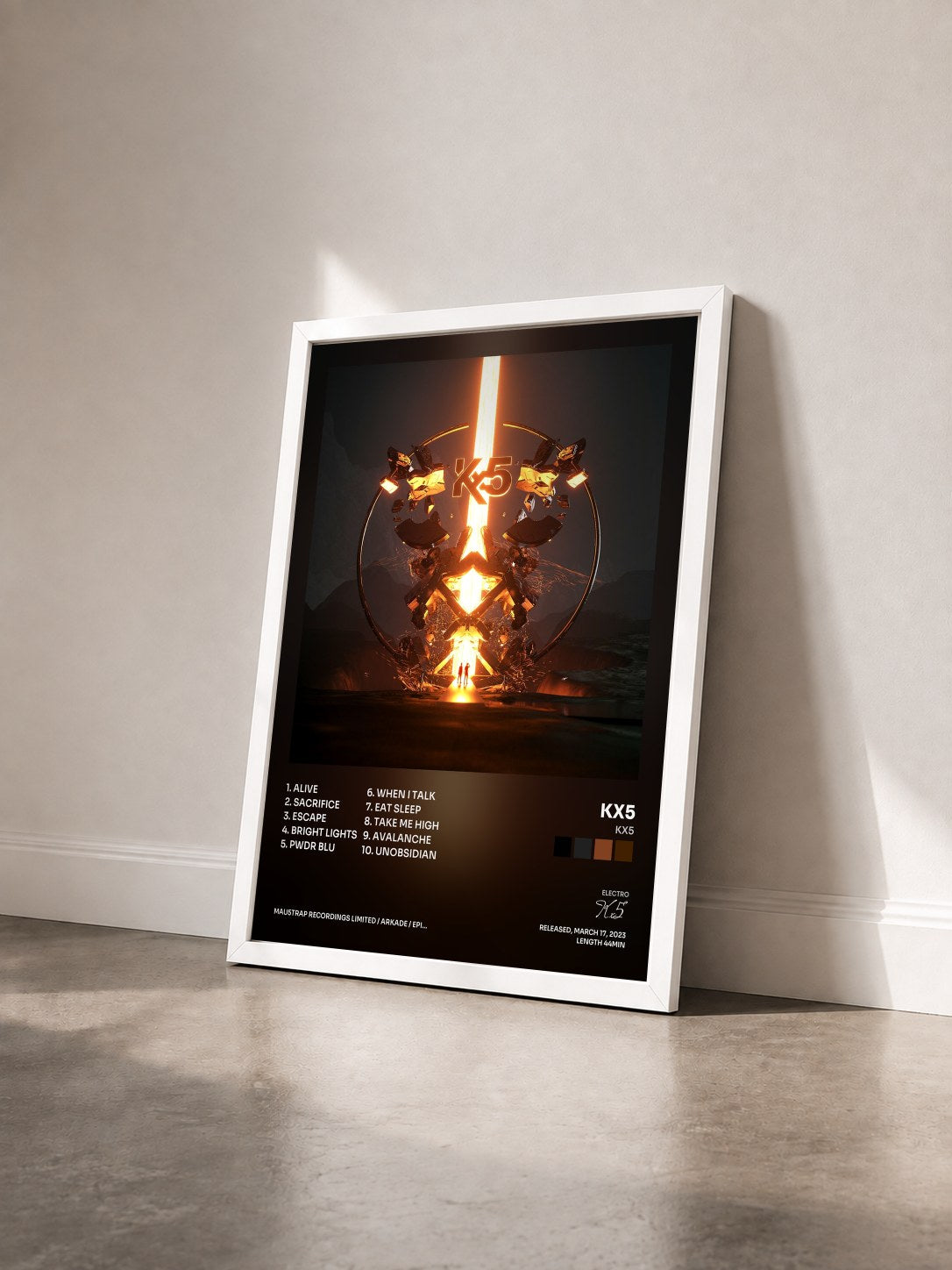 #blanc Tableau de l'album Kx5 de Kx5 vu de trois quarts, cadre blanc