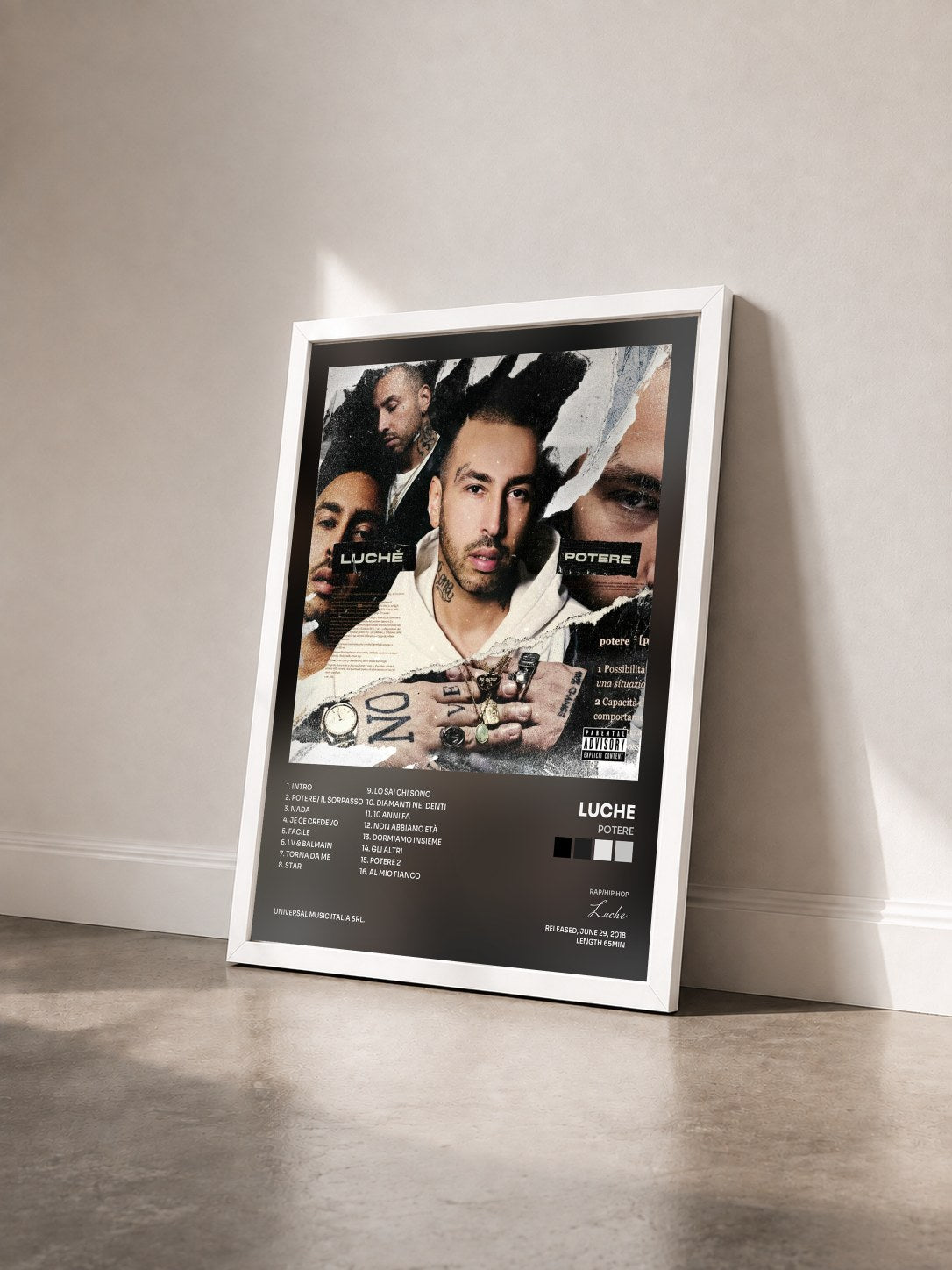 #blanc Tableau de l'album Potere de Luche vu de trois quarts, cadre blanc