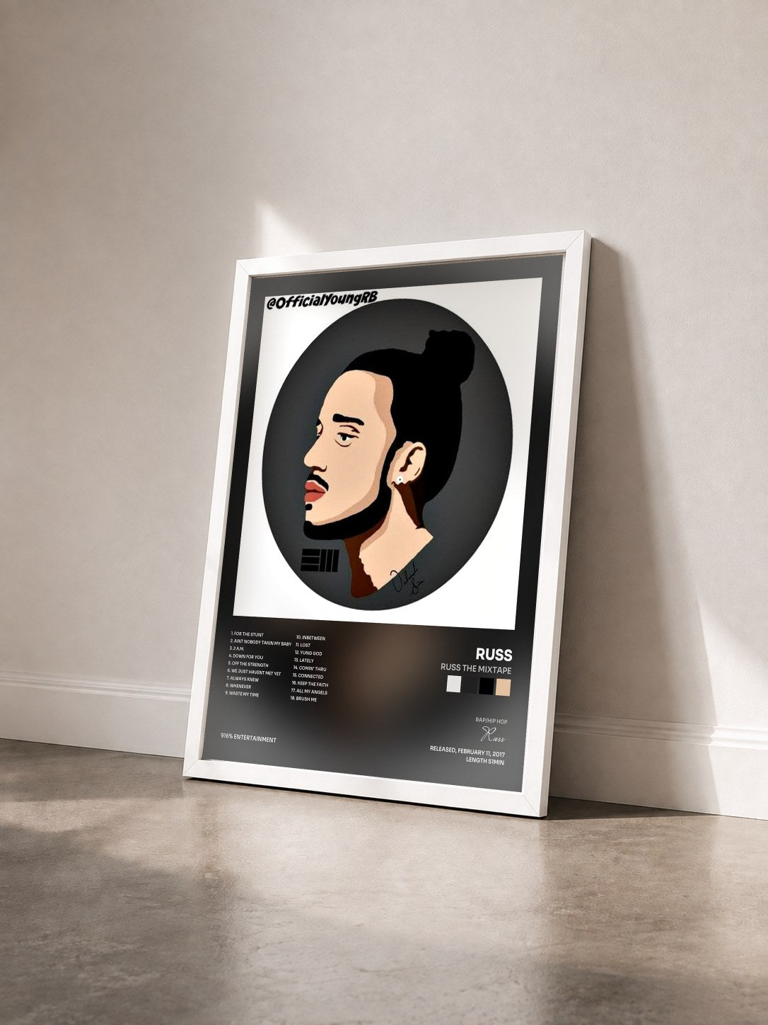 #blanc Tableau de l'album Russ The Mixtape de Russ vu de trois quarts, cadre blanc