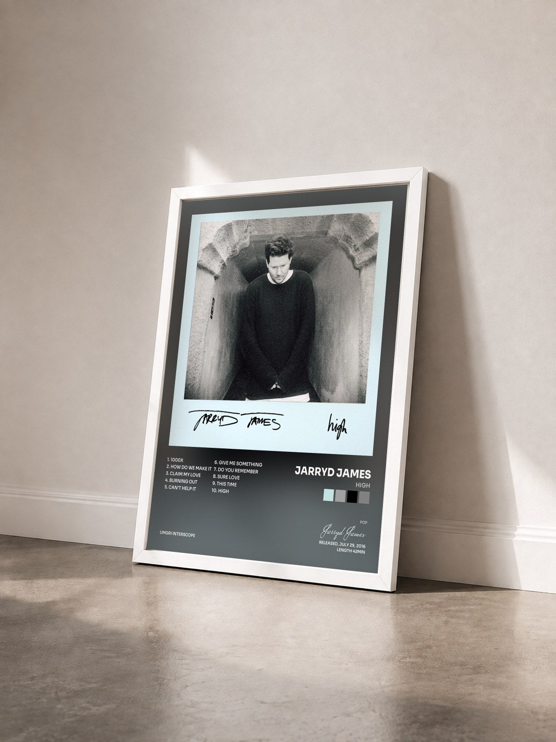 #blanc Tableau de l'album High de Jarryd James vu de trois quarts, cadre blanc
