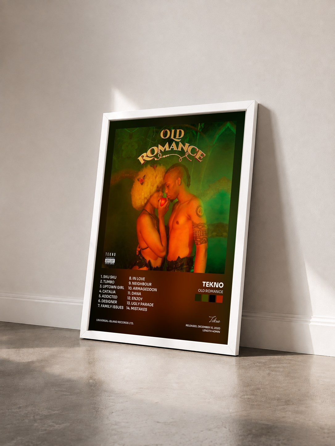 #blanc Tableau de l'album Old Romance de Tekno vu de trois quarts, cadre blanc