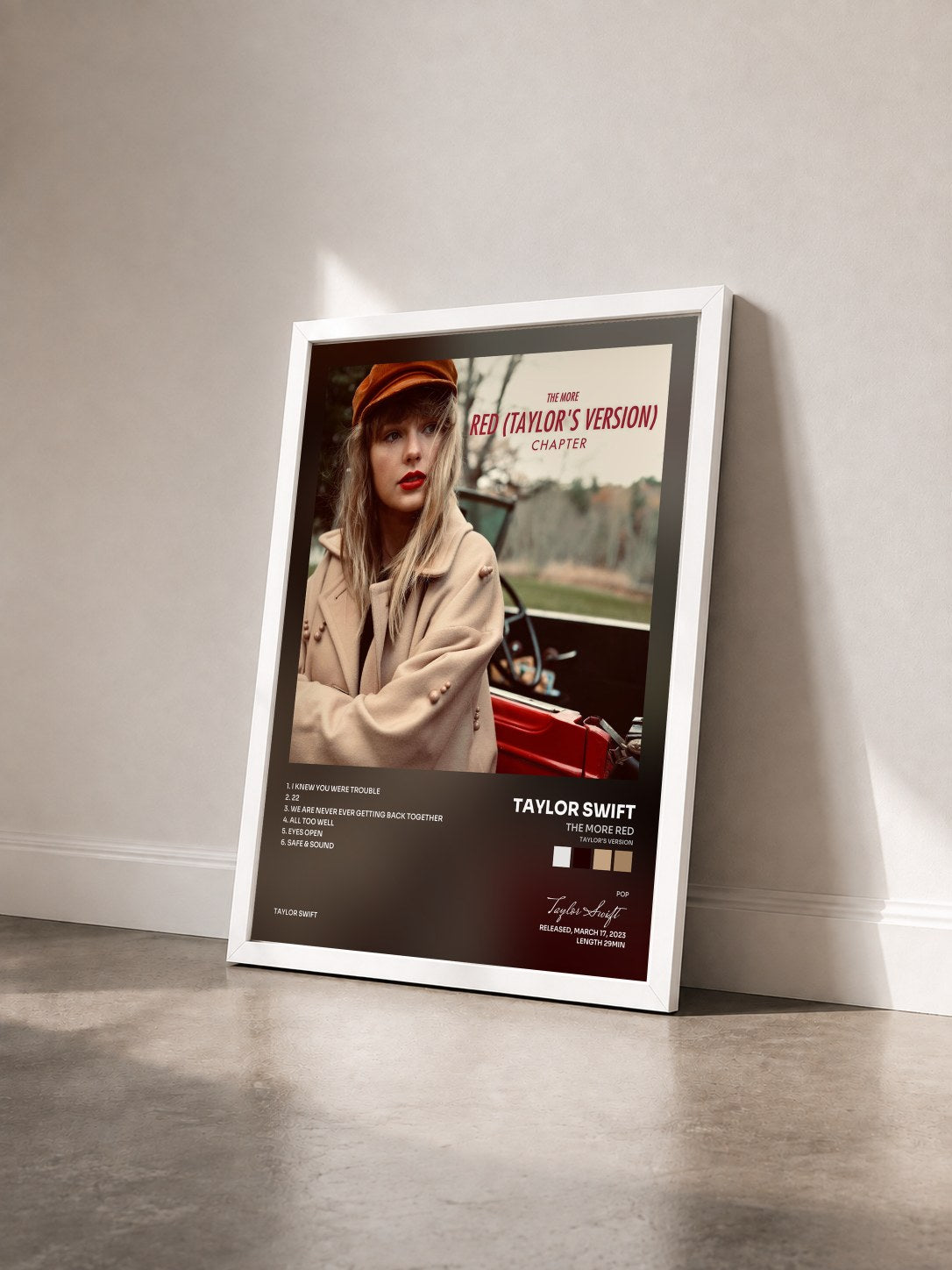 #blanc Tableau de l'album The More Red (Taylor’s Version) Chapter de Taylor Swift vu de trois quarts, cadre blanc