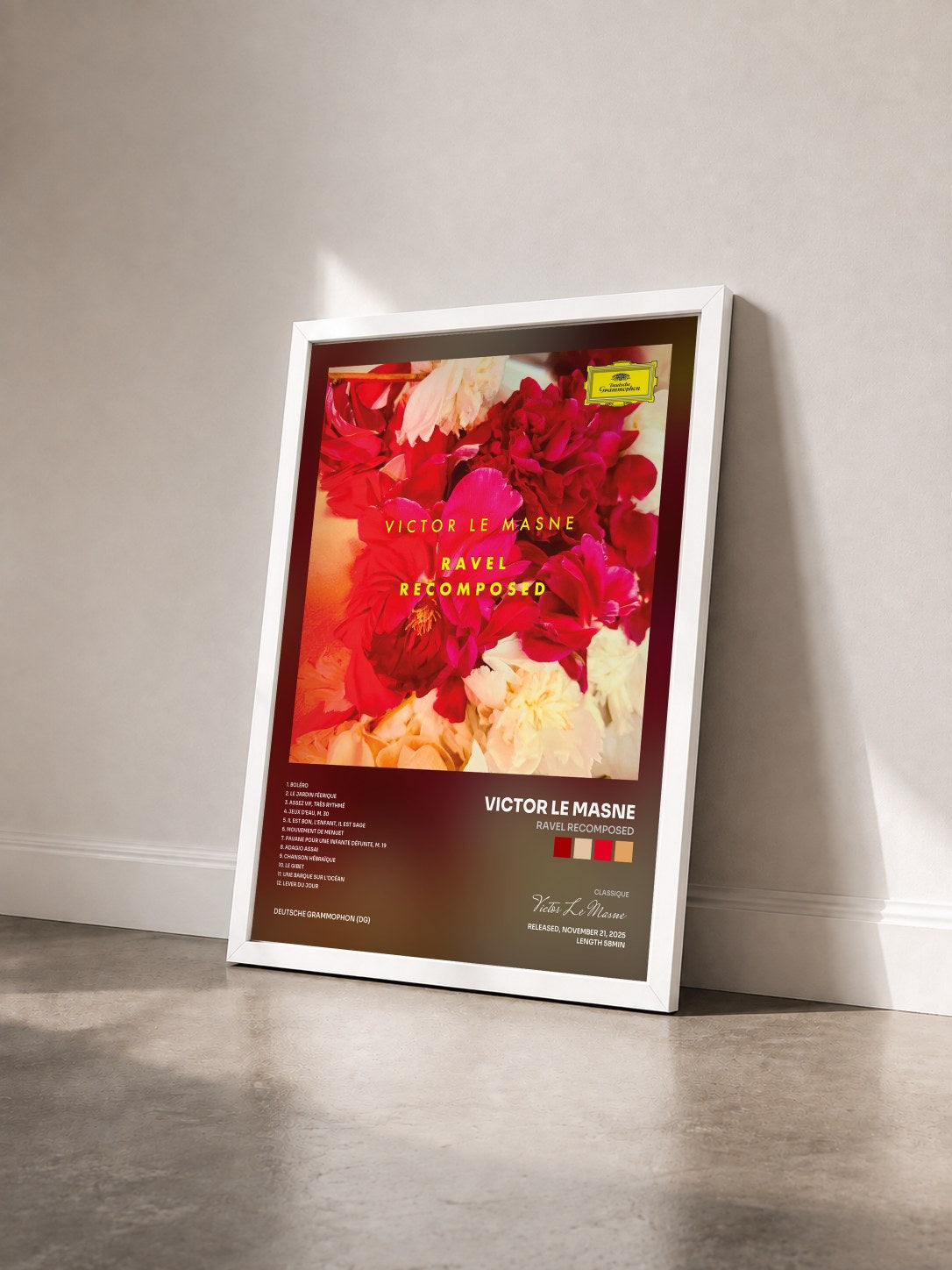 #blanc Tableau de l'album Ravel Recomposed de Victor Le Masne vu de trois quarts, cadre blanc