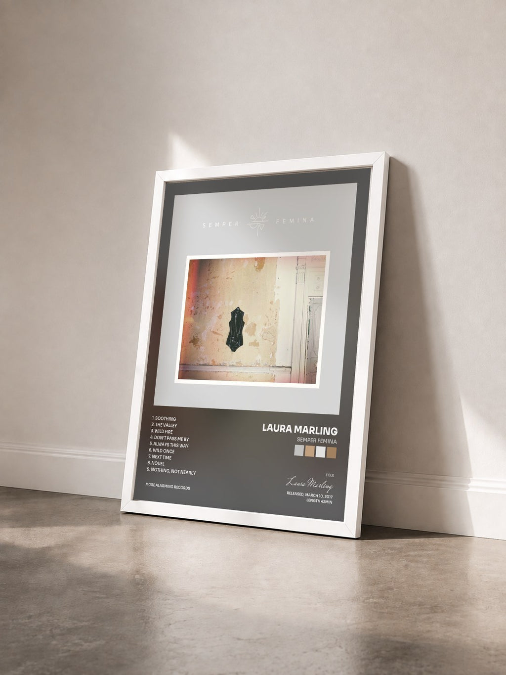 #blanc Tableau de l'album Semper Femina de Laura Marling vu de trois quarts, cadre blanc