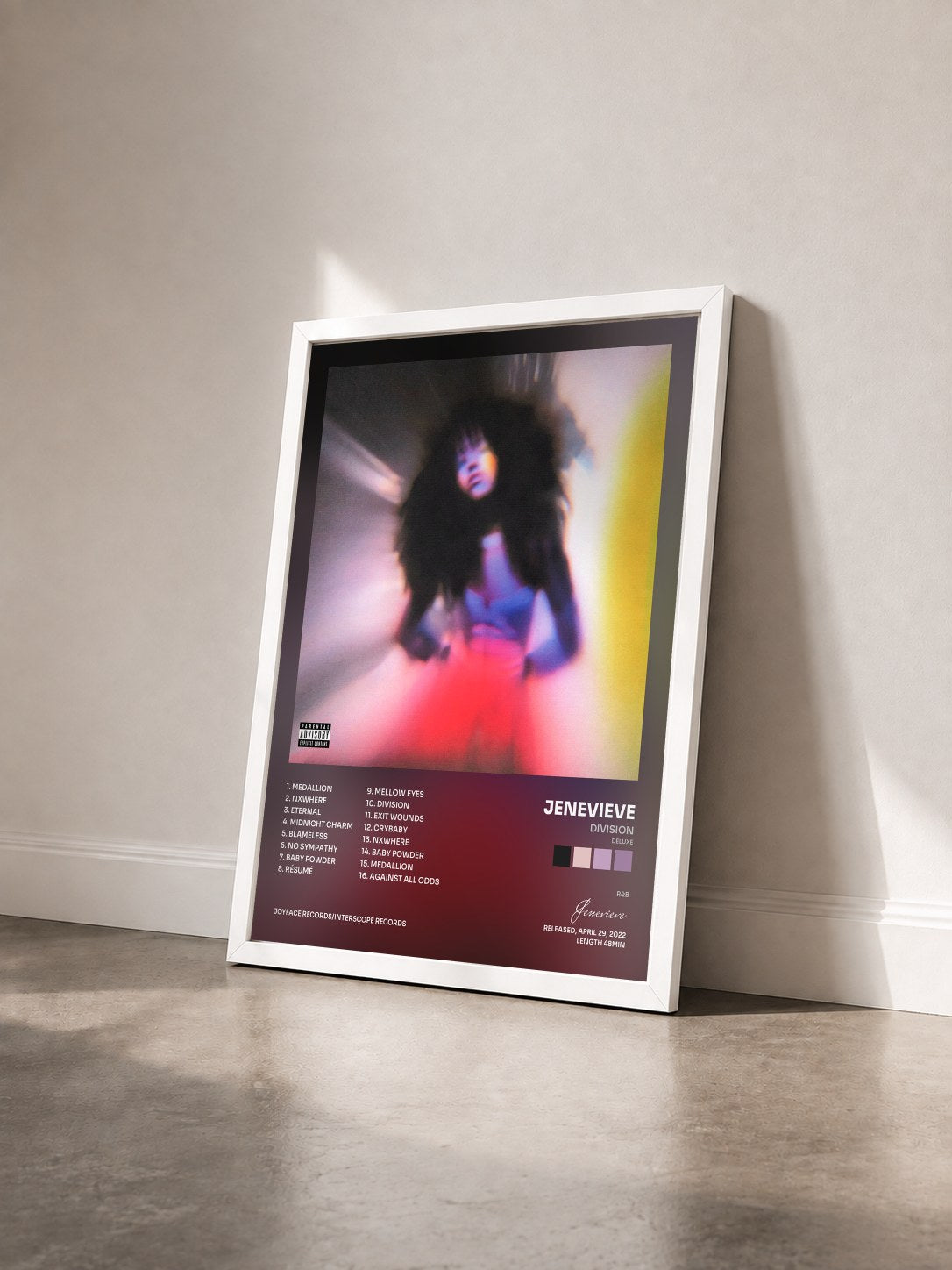 #blanc Tableau de l'album Division (Deluxe) de Jenevieve vu de trois quarts, cadre blanc