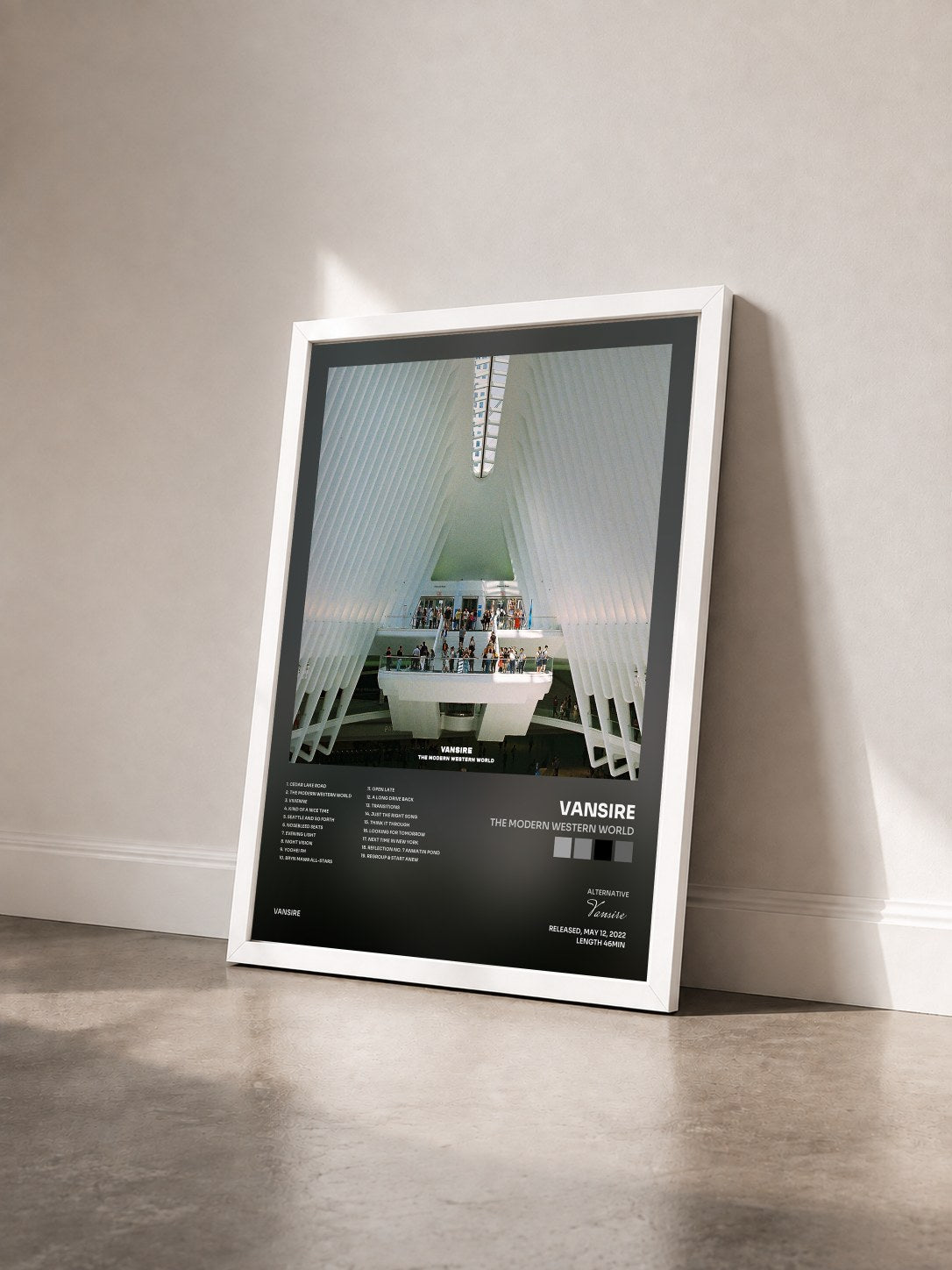 #blanc Tableau de l'album The Modern Western World de Vansire vu de trois quarts, cadre blanc
