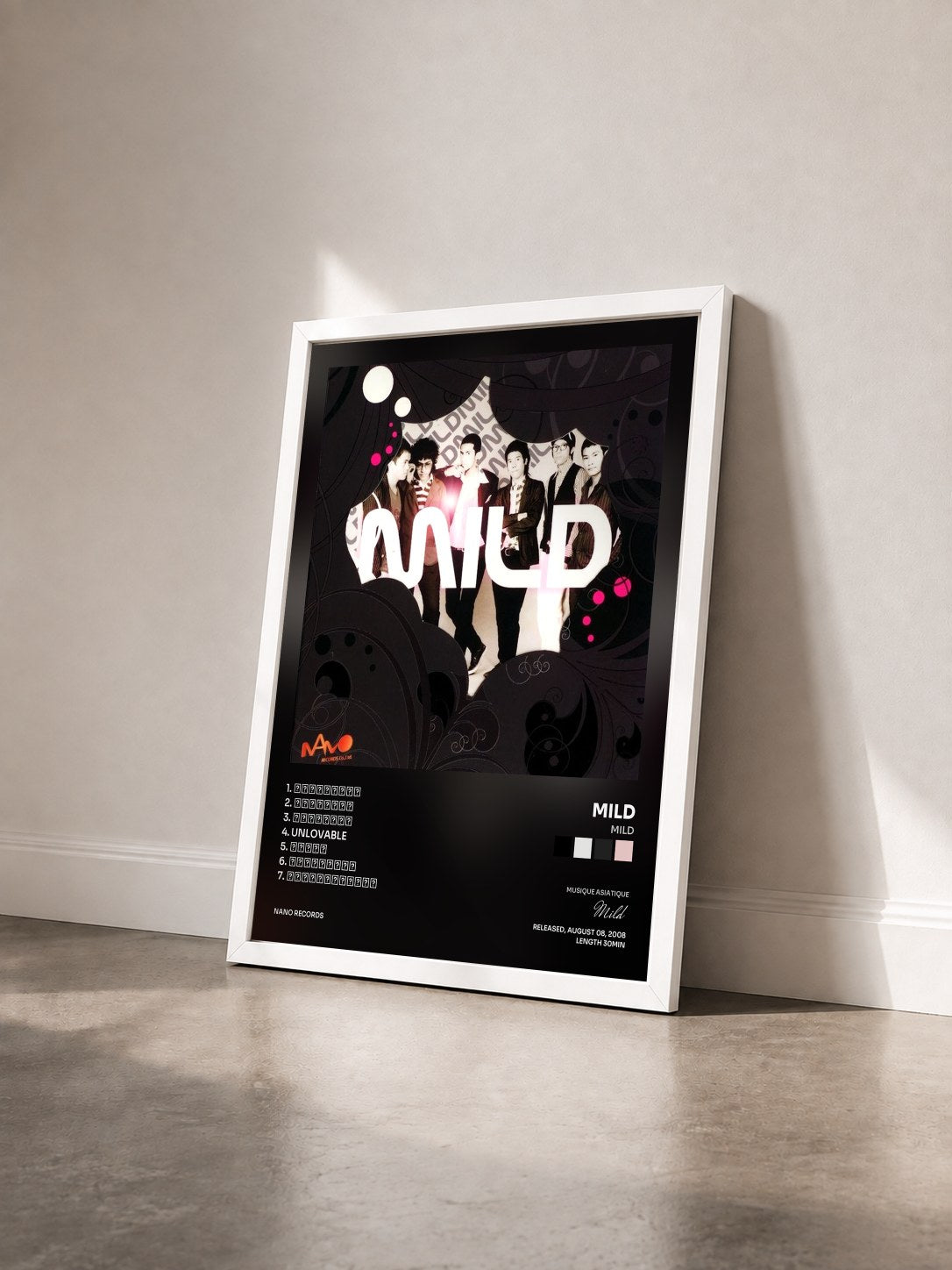 #blanc Tableau de l'album Mild de Mild vu de trois quarts, cadre blanc