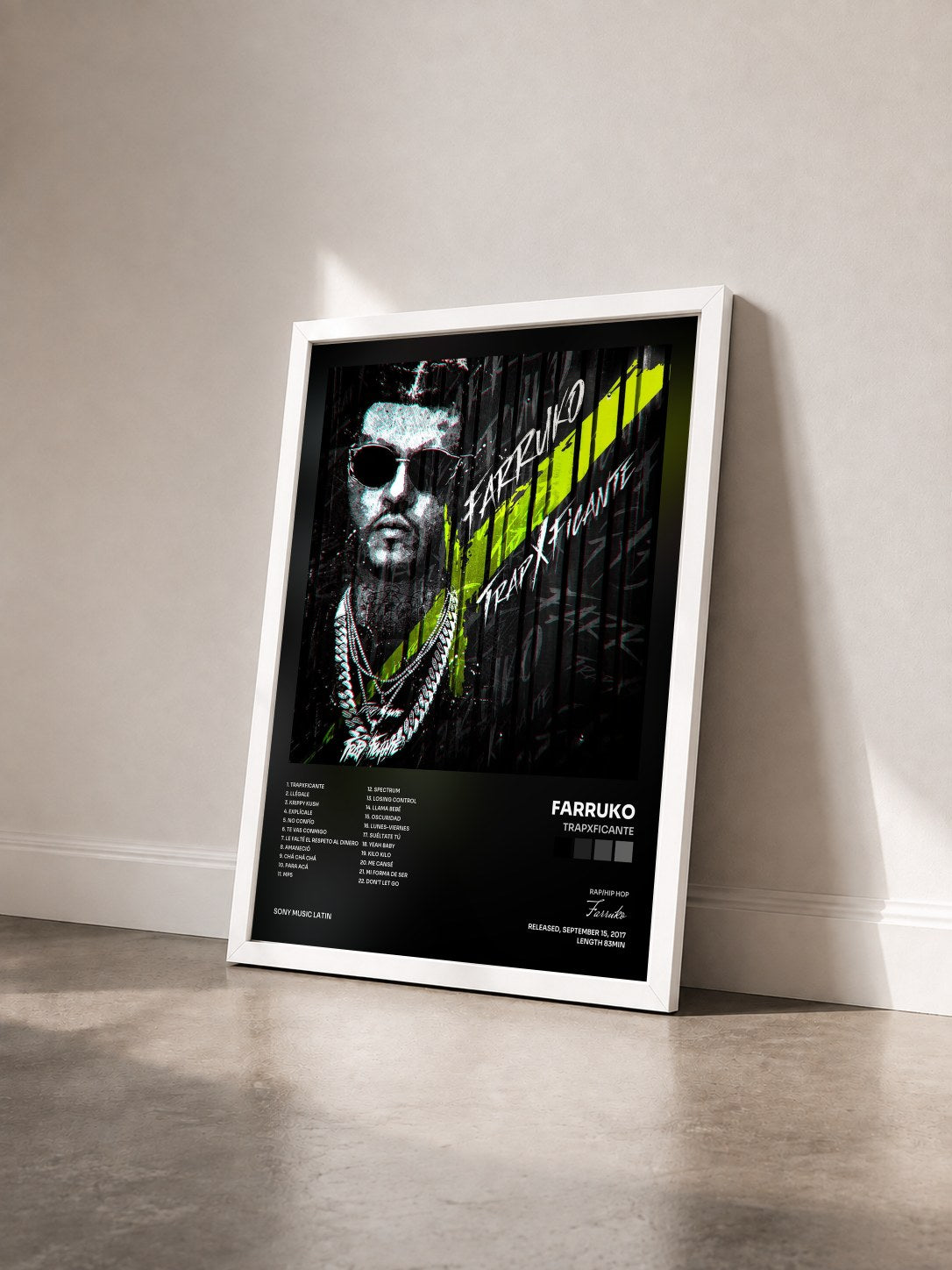 #blanc Tableau de l'album TrapXficante de Farruko vu de trois quarts, cadre blanc