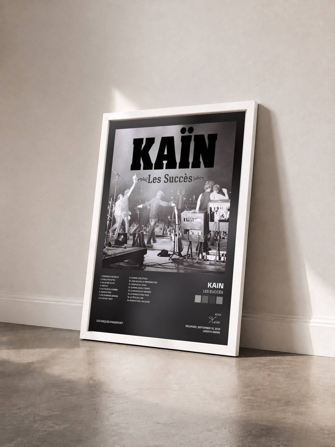 #blanc Tableau de l'album Les Succès de Kain vu de trois quarts, cadre blanc