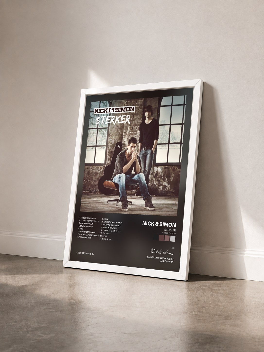 #blanc Tableau de l'album Sterker (Deluxe Version) de Nick & Simon vu de trois quarts, cadre blanc