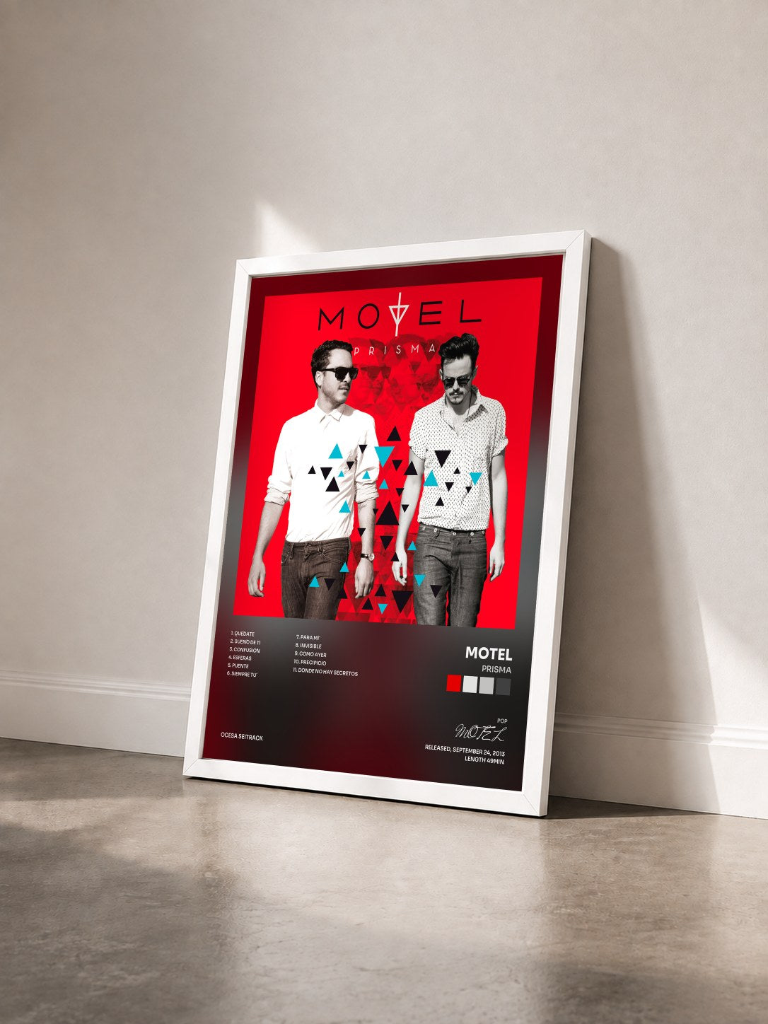 #blanc Tableau de l'album Prisma de MOTEL vu de trois quarts, cadre blanc