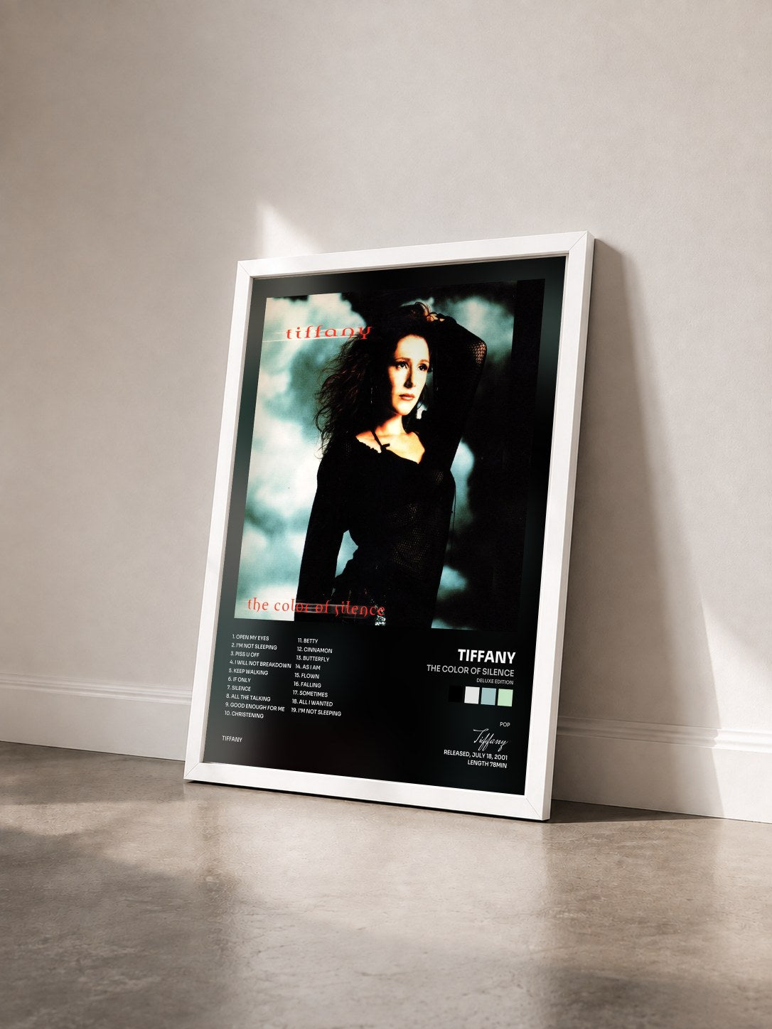 #blanc Tableau de l'album The Color of Silence (Deluxe Edition) de Tiffany vu de trois quarts, cadre blanc