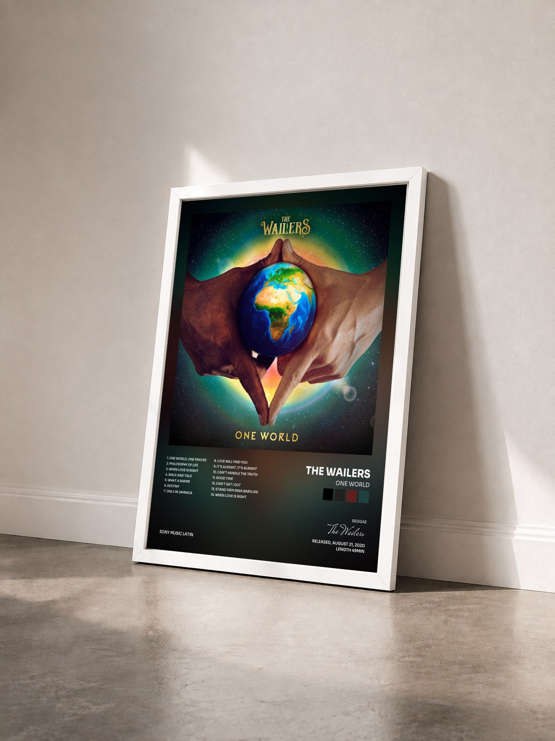 #blanc Tableau de l'album One World de The Wailers vu de trois quarts, cadre blanc