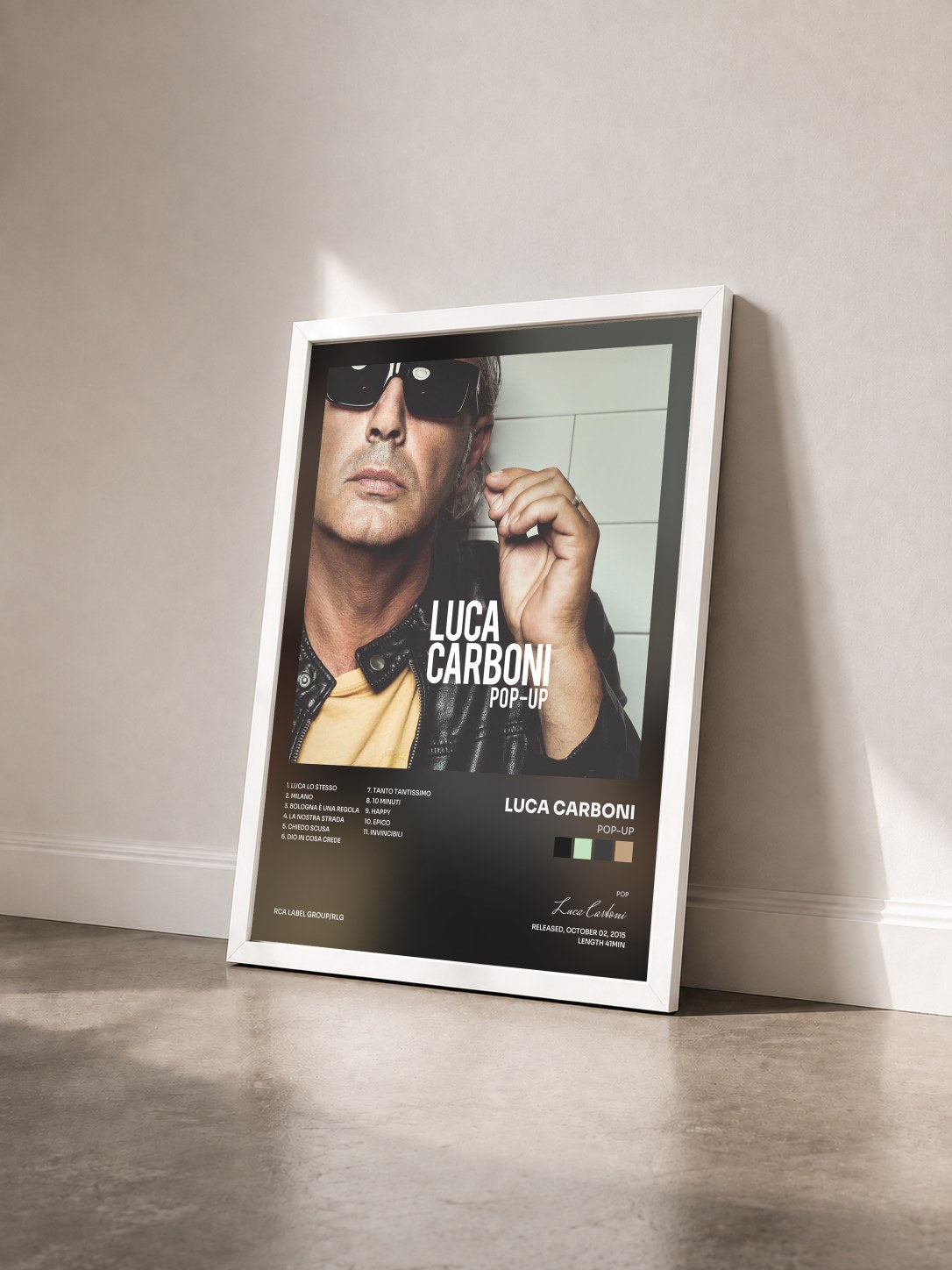 #blanc Tableau de l'album Pop-Up de Luca Carboni vu de trois quarts, cadre blanc