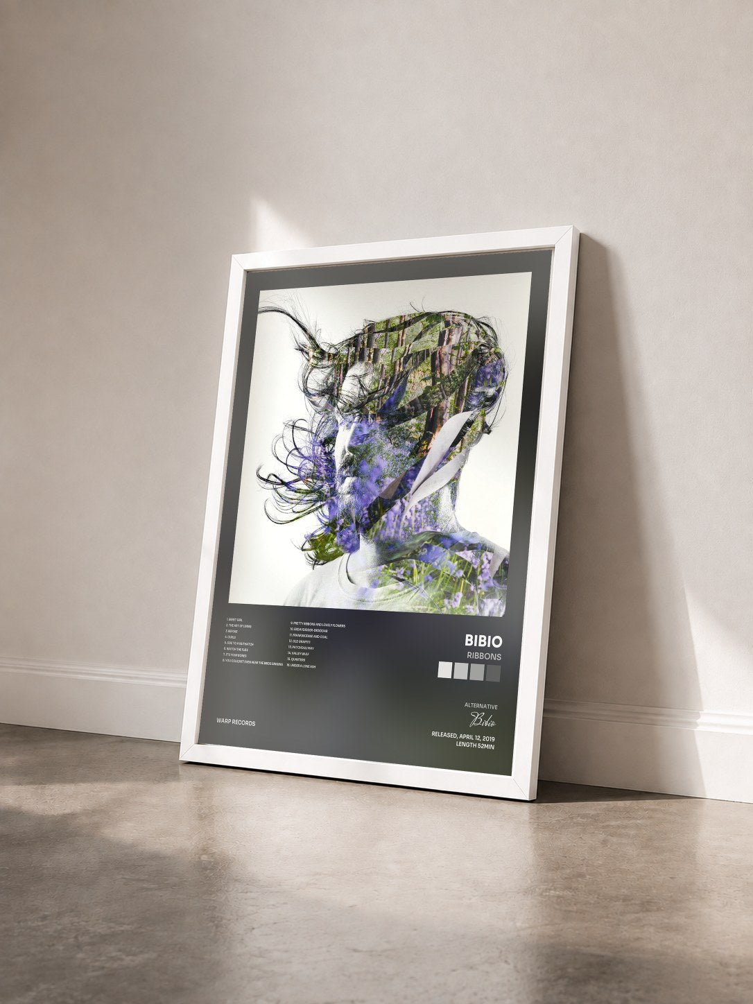 #blanc Tableau de l'album Ribbons de Bibio vu de trois quarts, cadre blanc
