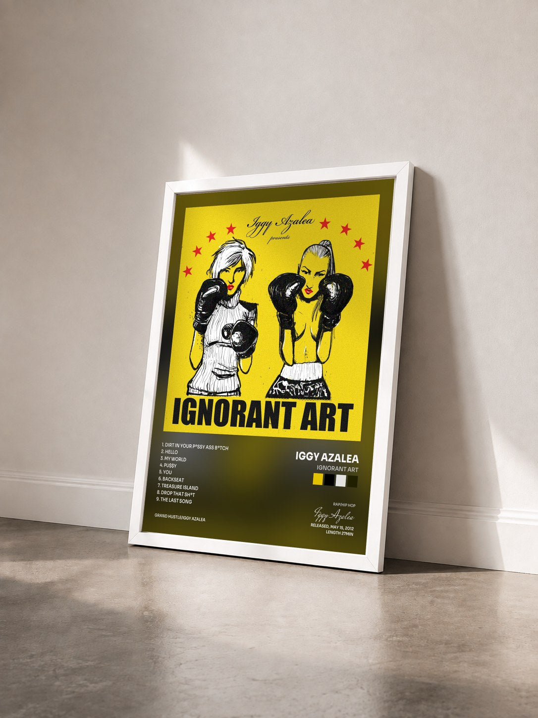 #blanc Tableau de l'album Ignorant Art de Iggy Azalea vu de trois quarts, cadre blanc