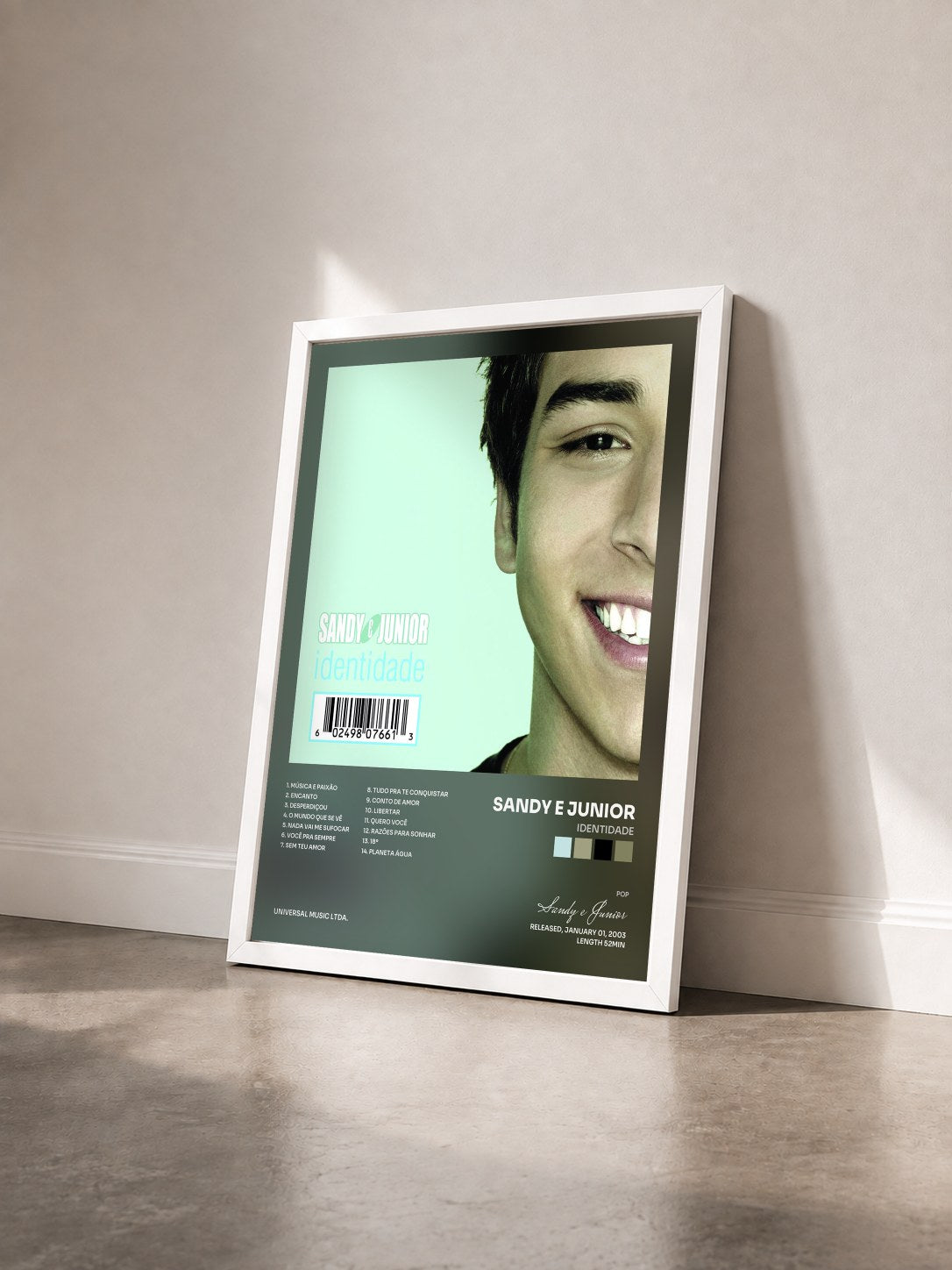 #blanc Tableau de l'album Identidade de Sandy e Junior vu de trois quarts, cadre blanc