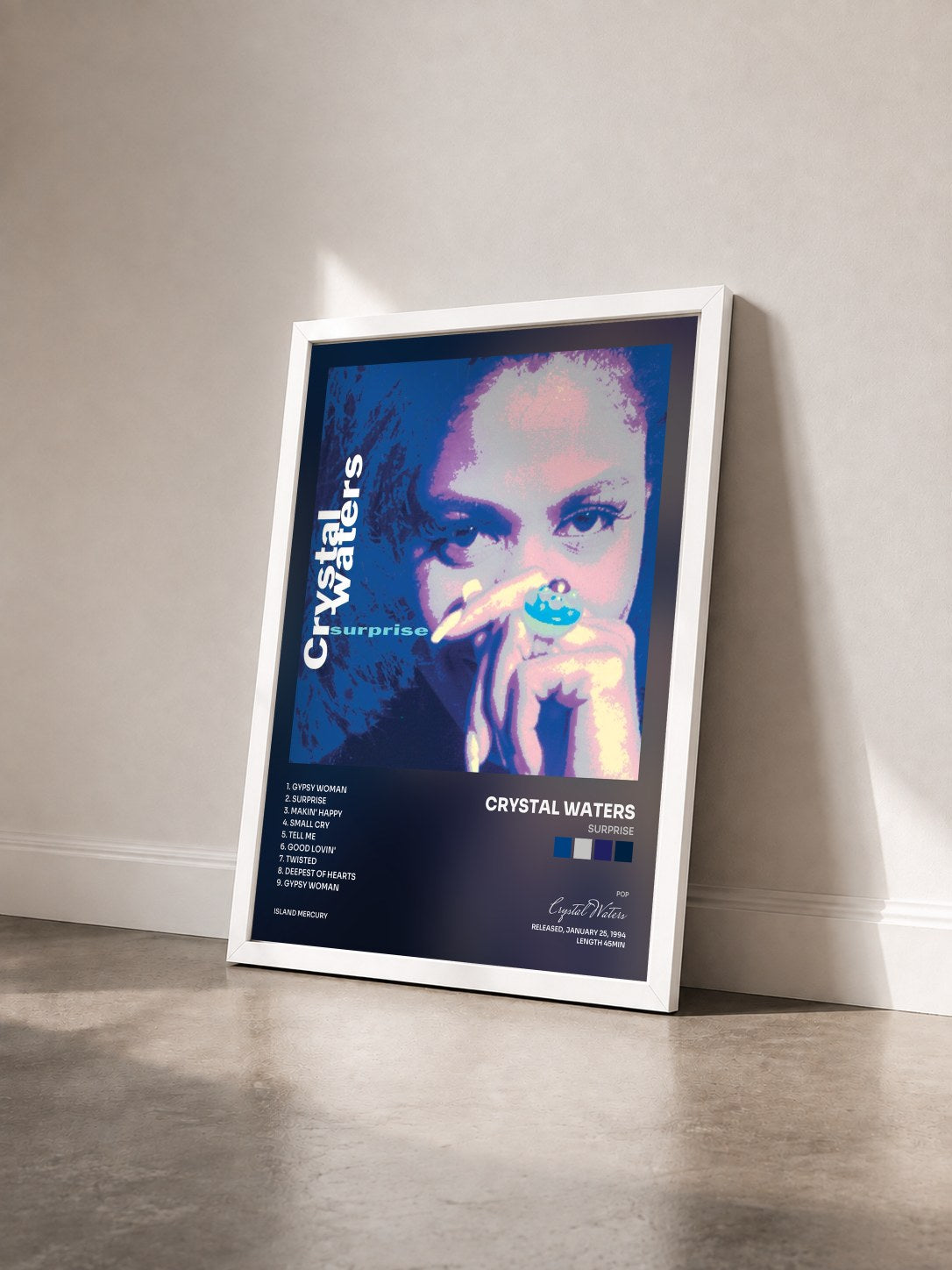 #blanc Tableau de l'album Surprise de Crystal Waters vu de trois quarts, cadre blanc
