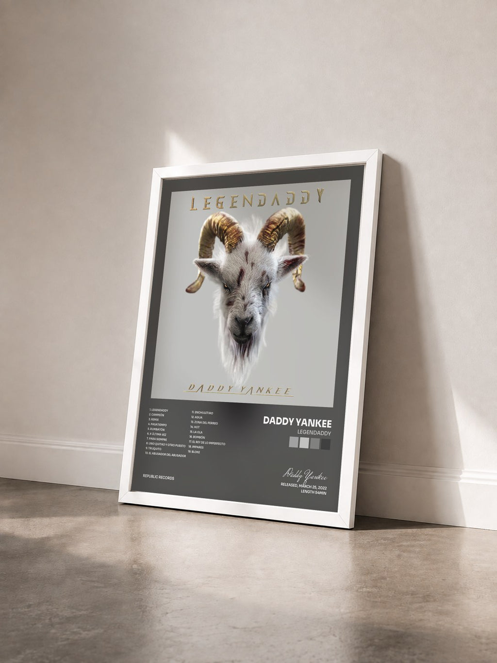 #blanc Tableau de l'album LEGENDADDY de Daddy Yankee vu de trois quarts, cadre blanc