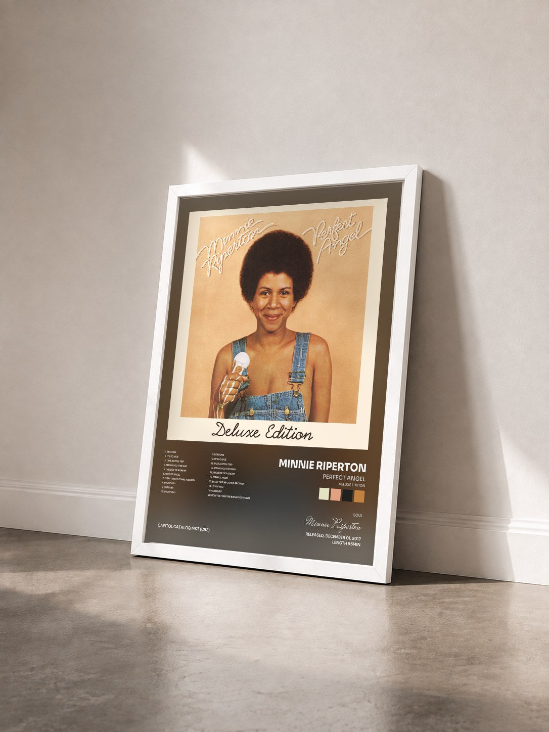 #blanc Tableau de l'album Perfect Angel (Deluxe Edition) de Minnie Riperton vu de trois quarts, cadre blanc