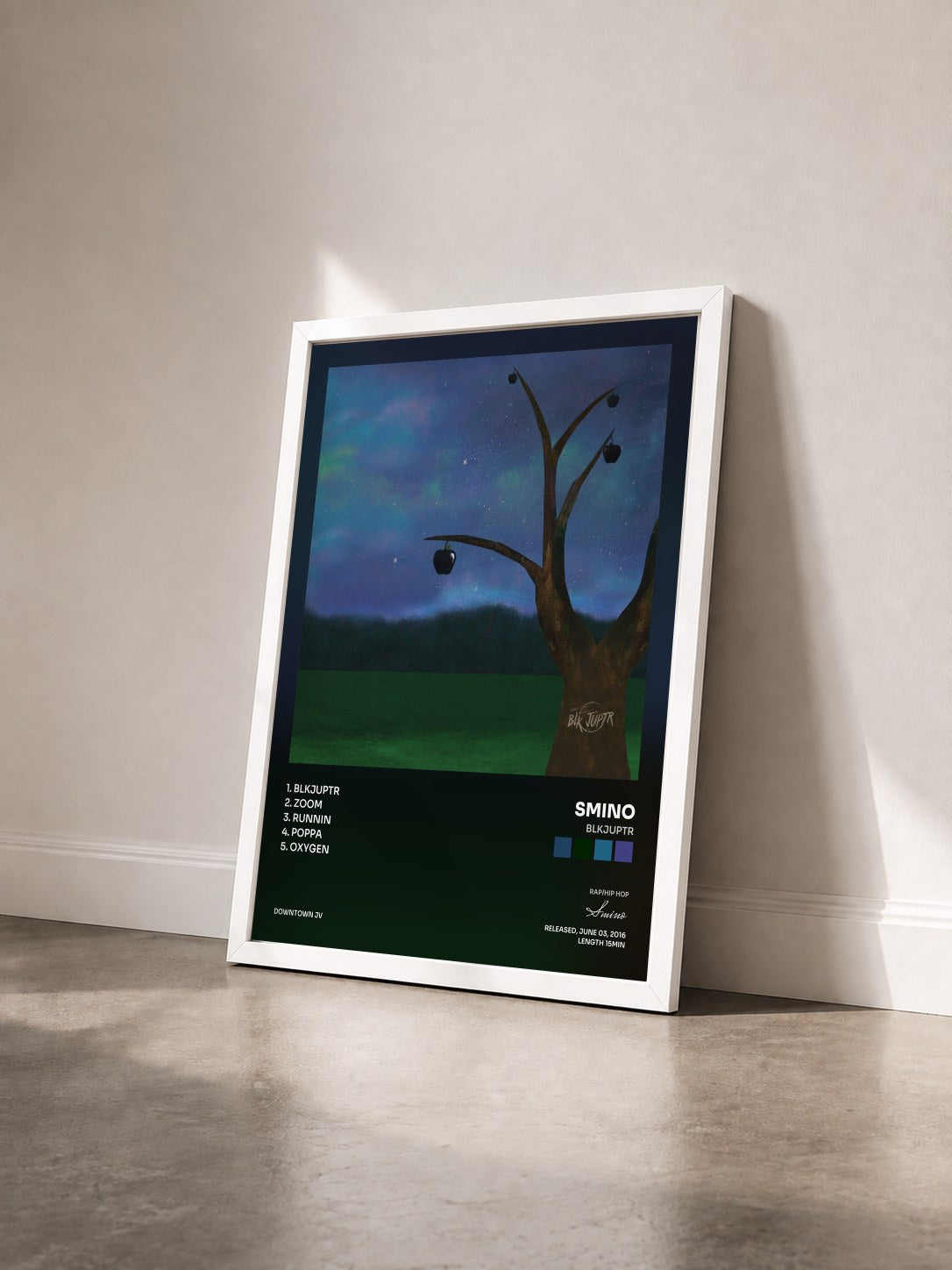 #blanc Tableau de l'album blkjuptr de Smino vu de trois quarts, cadre blanc