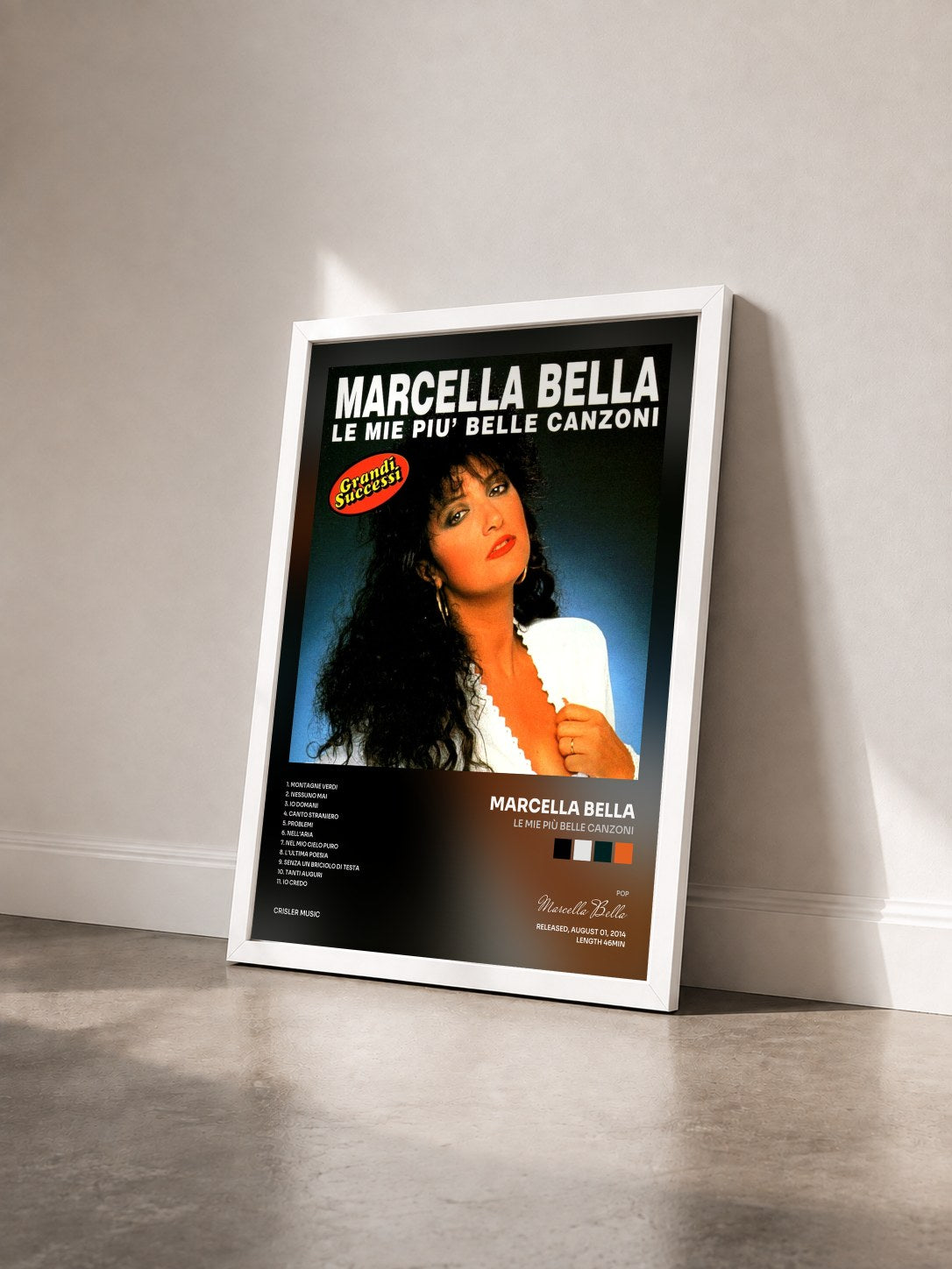 #blanc Tableau de l'album Le mie più belle canzoni de Marcella Bella vu de trois quarts, cadre blanc