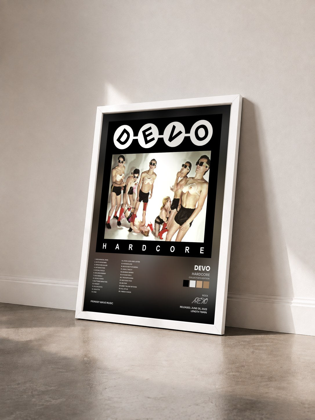 #blanc Tableau de l'album Hardcore (Collector's Edition) de DEVO vu de trois quarts, cadre blanc