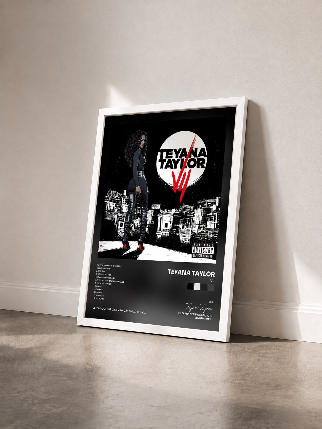 #blanc Tableau de l'album VII de Teyana Taylor vu de trois quarts, cadre blanc