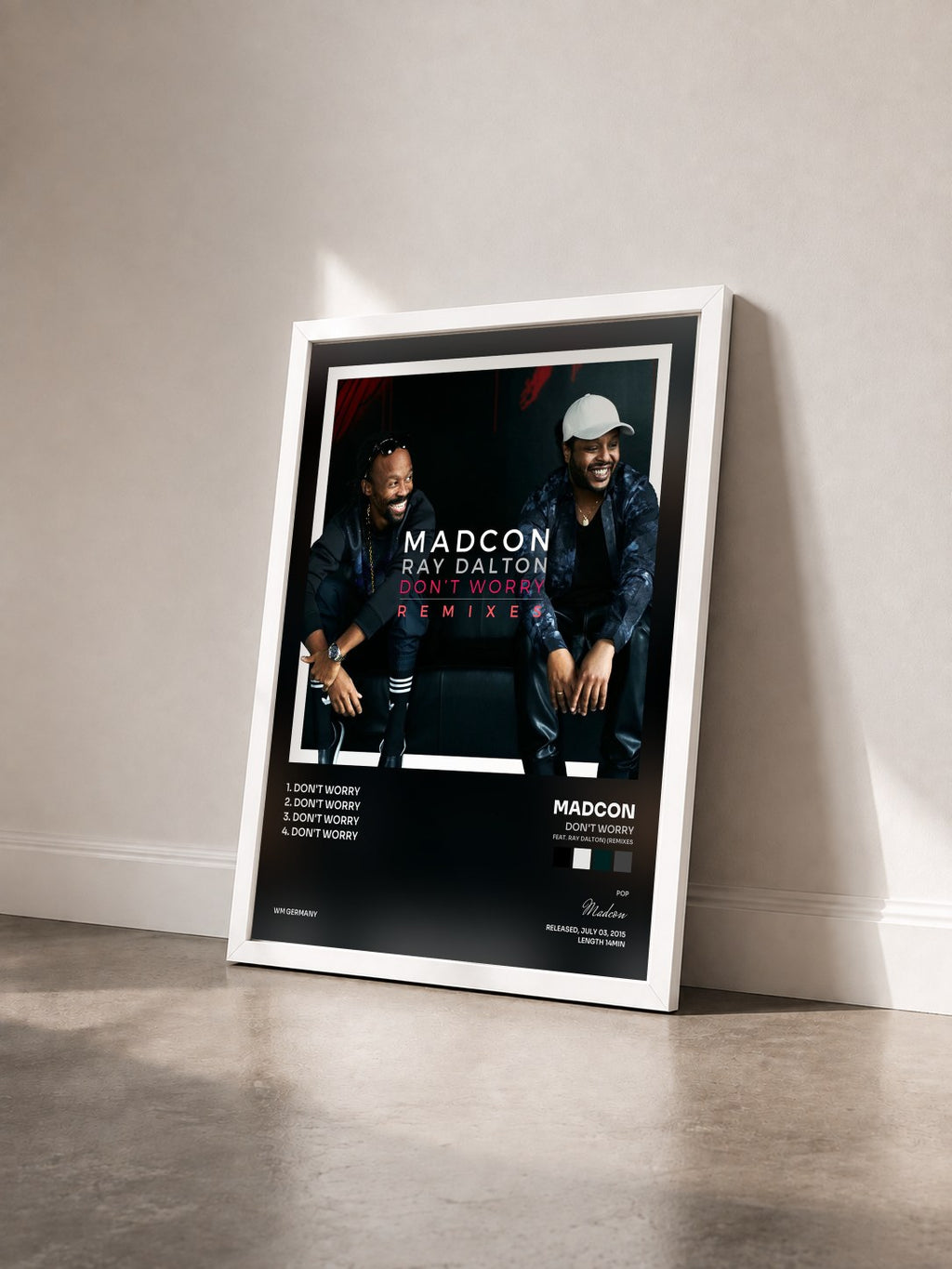 #blanc Tableau de l'album Don't Worry (feat. Ray Dalton) (Remixes) de Madcon vu de trois quarts, cadre blanc