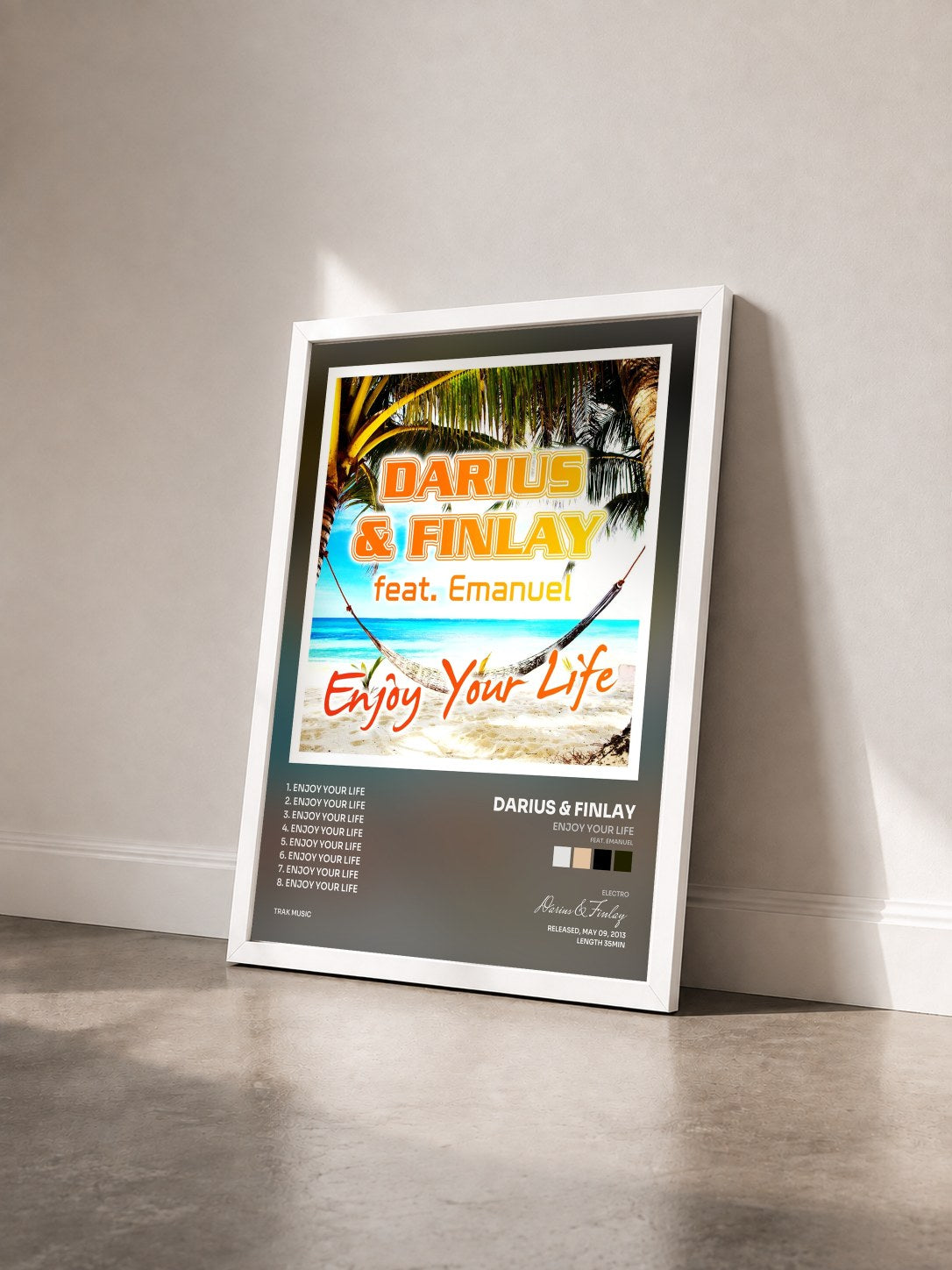 #blanc Tableau de l'album Enjoy Your Life (feat. Emanuel) de Darius & Finlay vu de trois quarts, cadre blanc