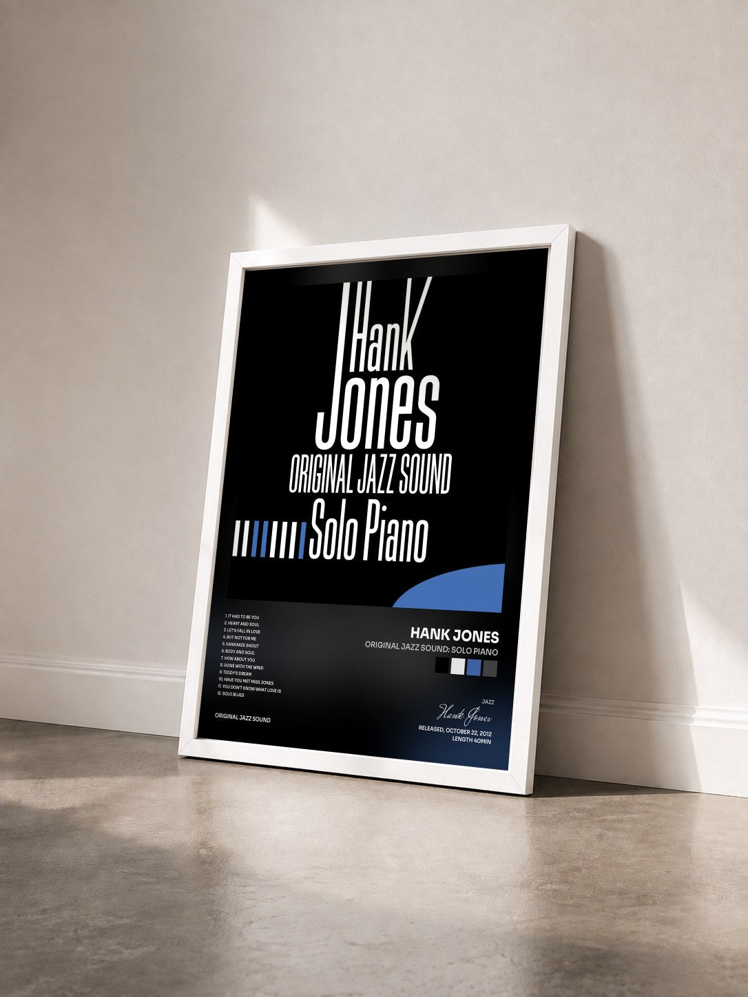 #blanc Tableau de l'album Original Jazz Sound: Solo Piano de Hank Jones vu de trois quarts, cadre blanc
