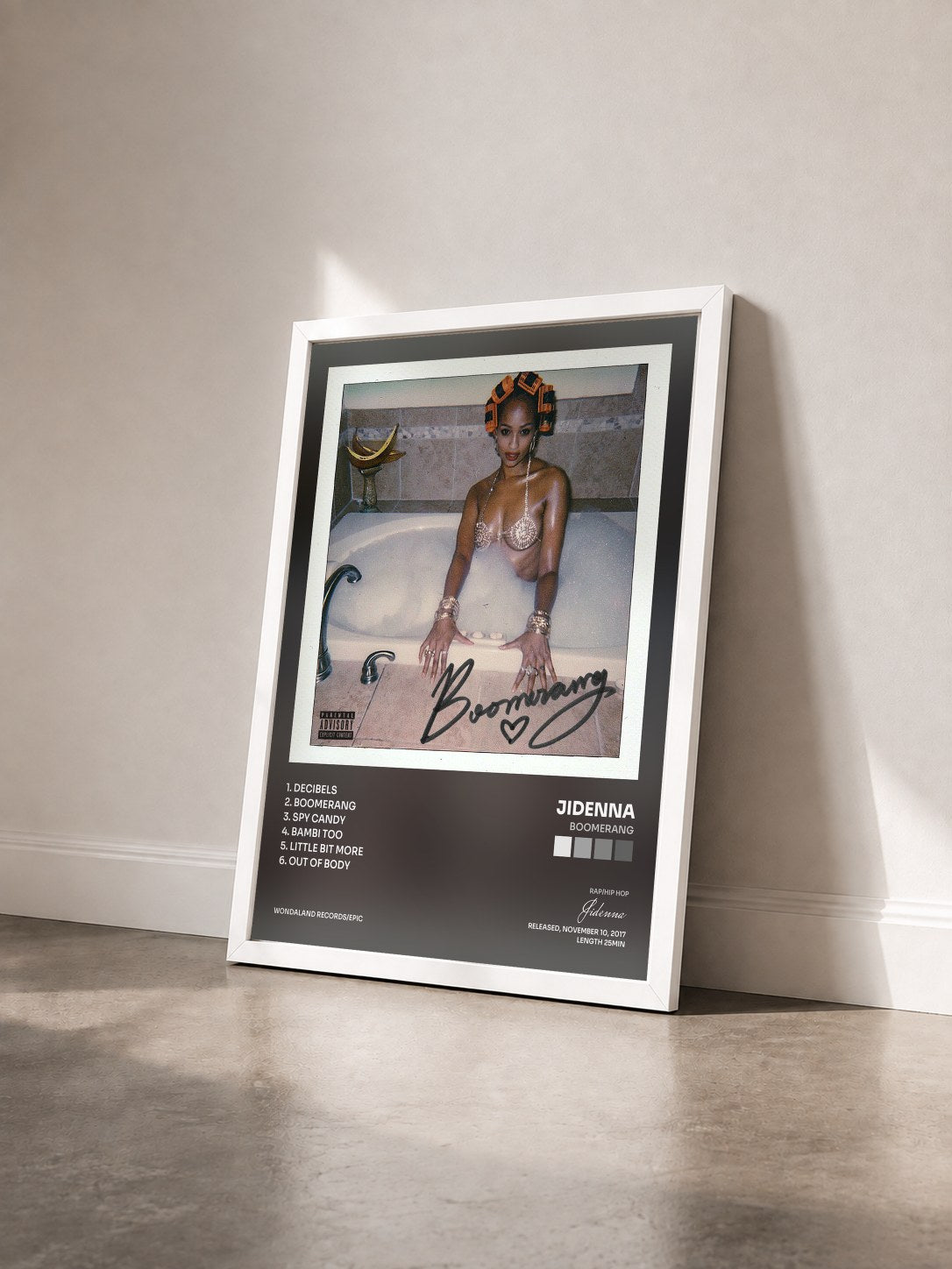 #blanc Tableau de l'album Boomerang de Jidenna vu de trois quarts, cadre blanc