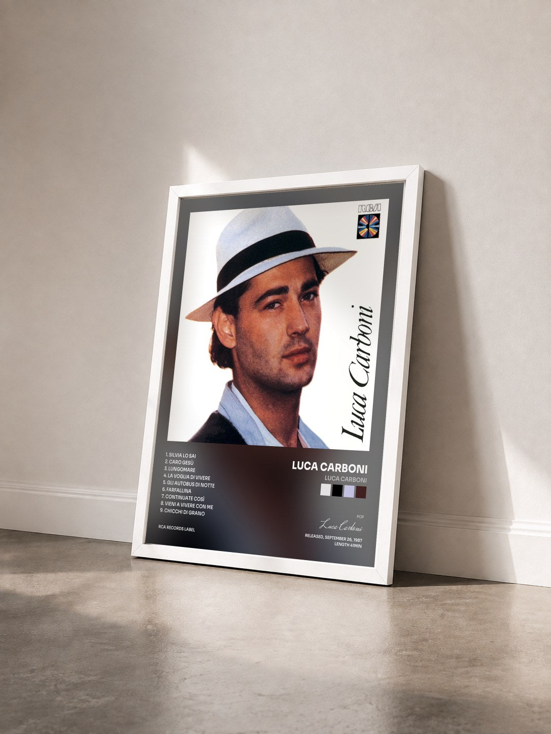 #blanc Tableau de l'album Luca Carboni de Luca Carboni vu de trois quarts, cadre blanc