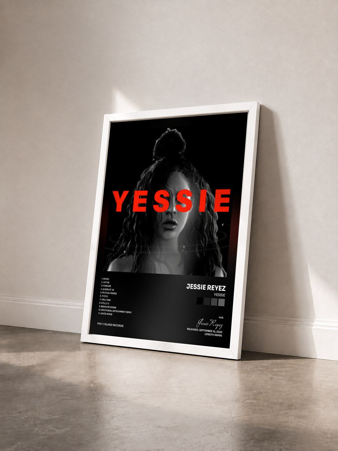 #blanc Tableau de l'album YESSIE de Jessie Reyez vu de trois quarts, cadre blanc