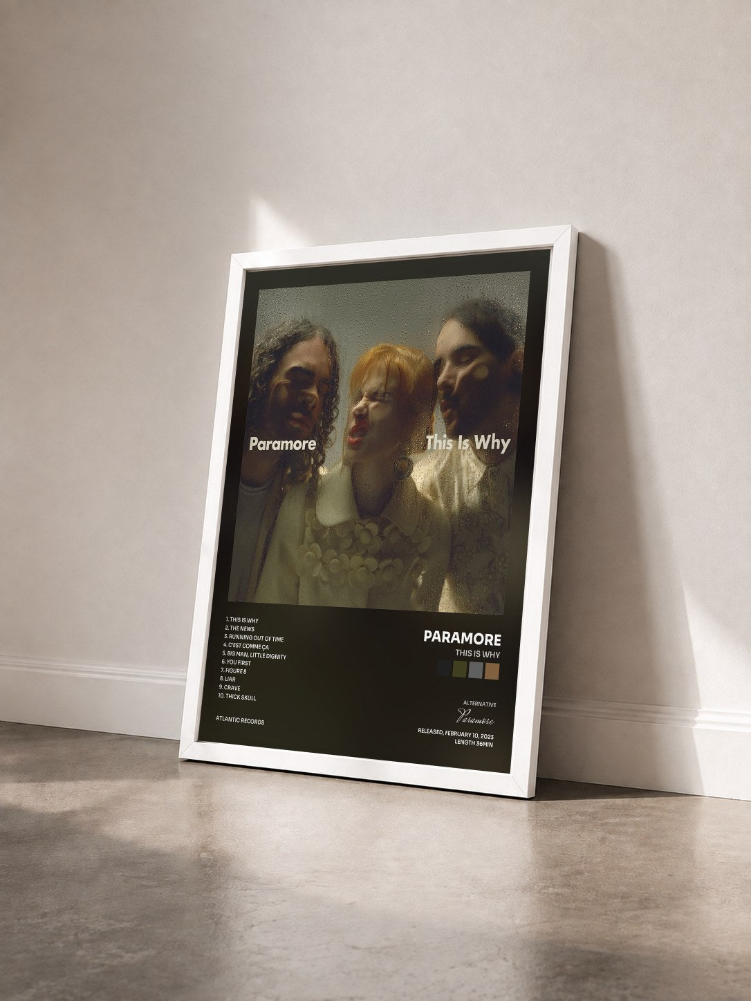#blanc Tableau de l'album This Is Why de Paramore vu de trois quarts, cadre blanc