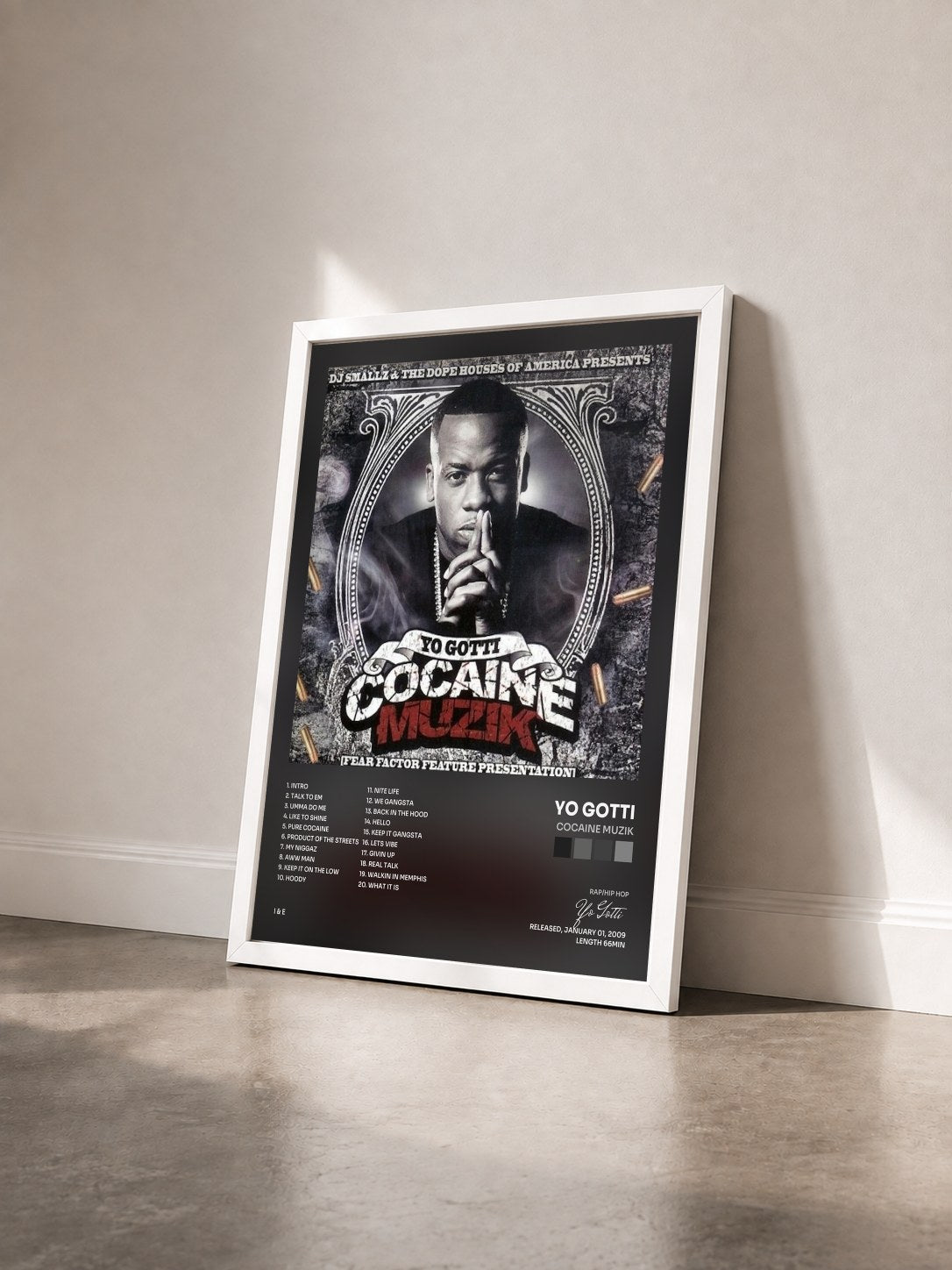 #blanc Tableau de l'album Cocaine Muzik de Yo Gotti vu de trois quarts, cadre blanc