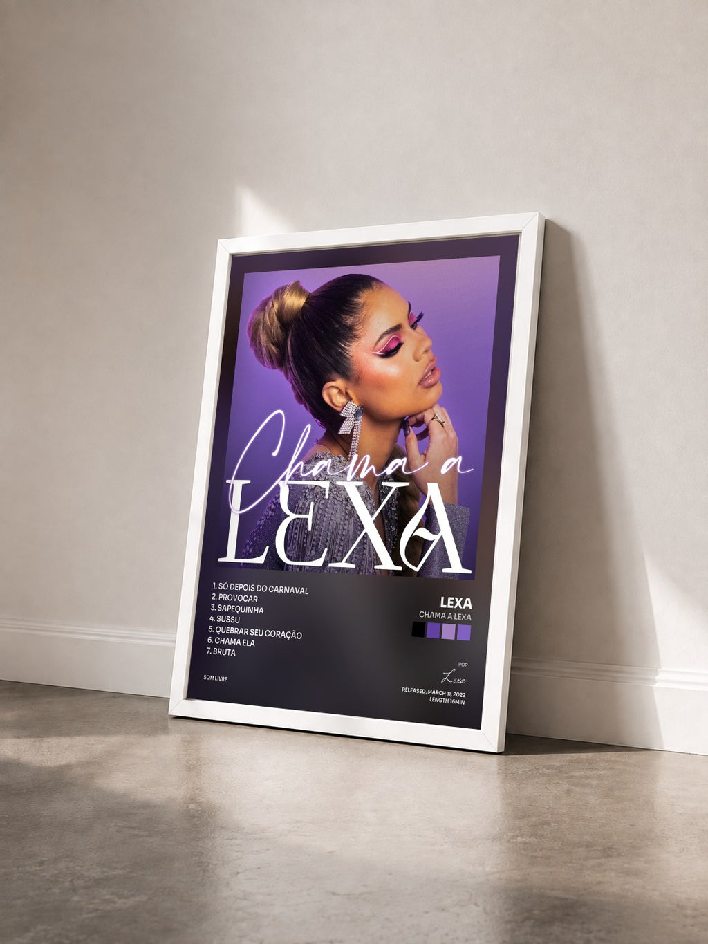 #blanc Tableau de l'album Chama A Lexa de Lexa vu de trois quarts, cadre blanc