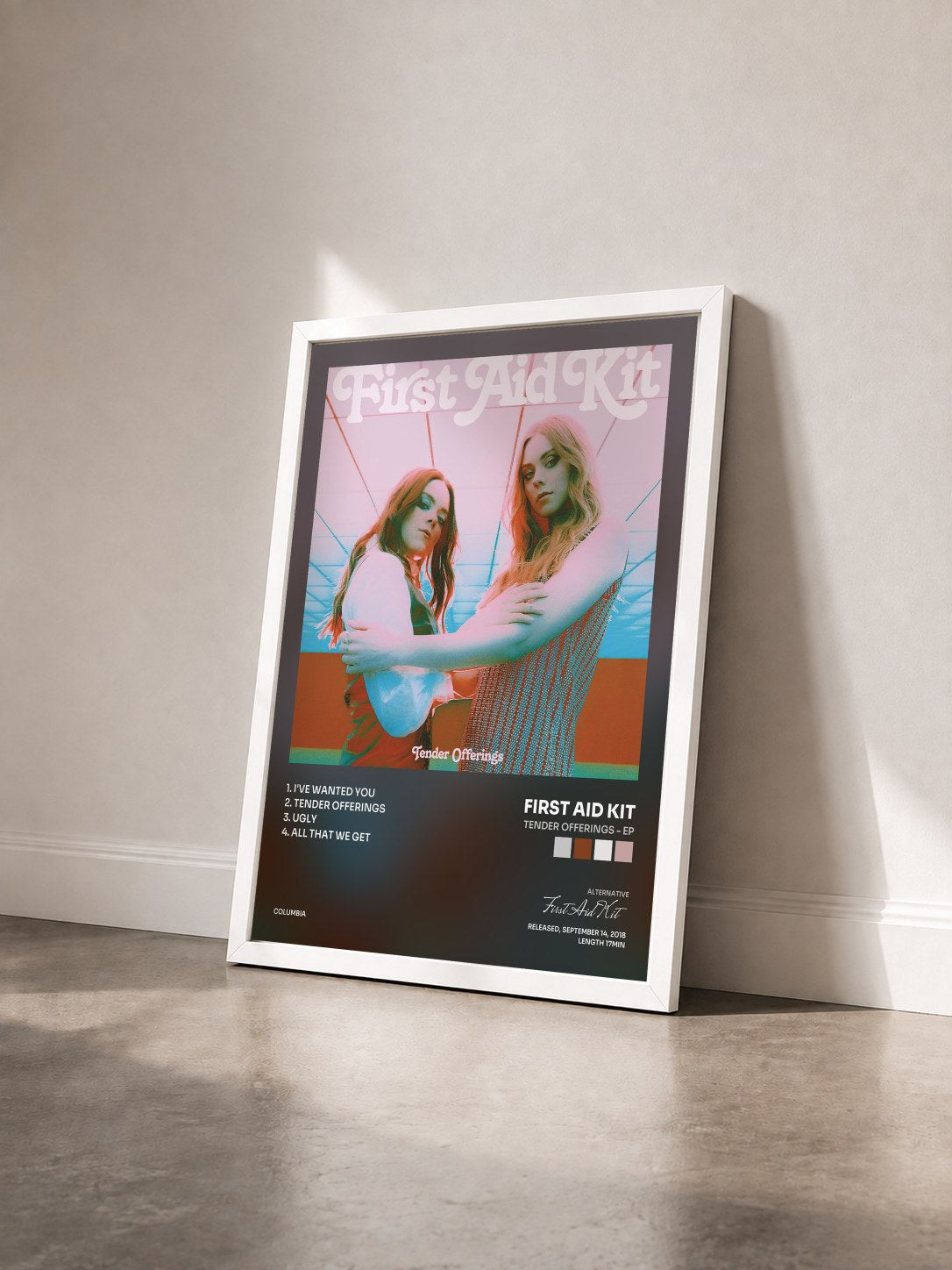 #blanc Tableau de l'album Tender Offerings - EP de First Aid Kit vu de trois quarts, cadre blanc