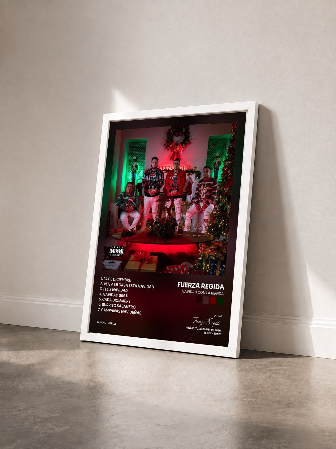 #blanc Tableau de l'album Navidad Con La Regida de Fuerza Regida vu de trois quarts, cadre blanc