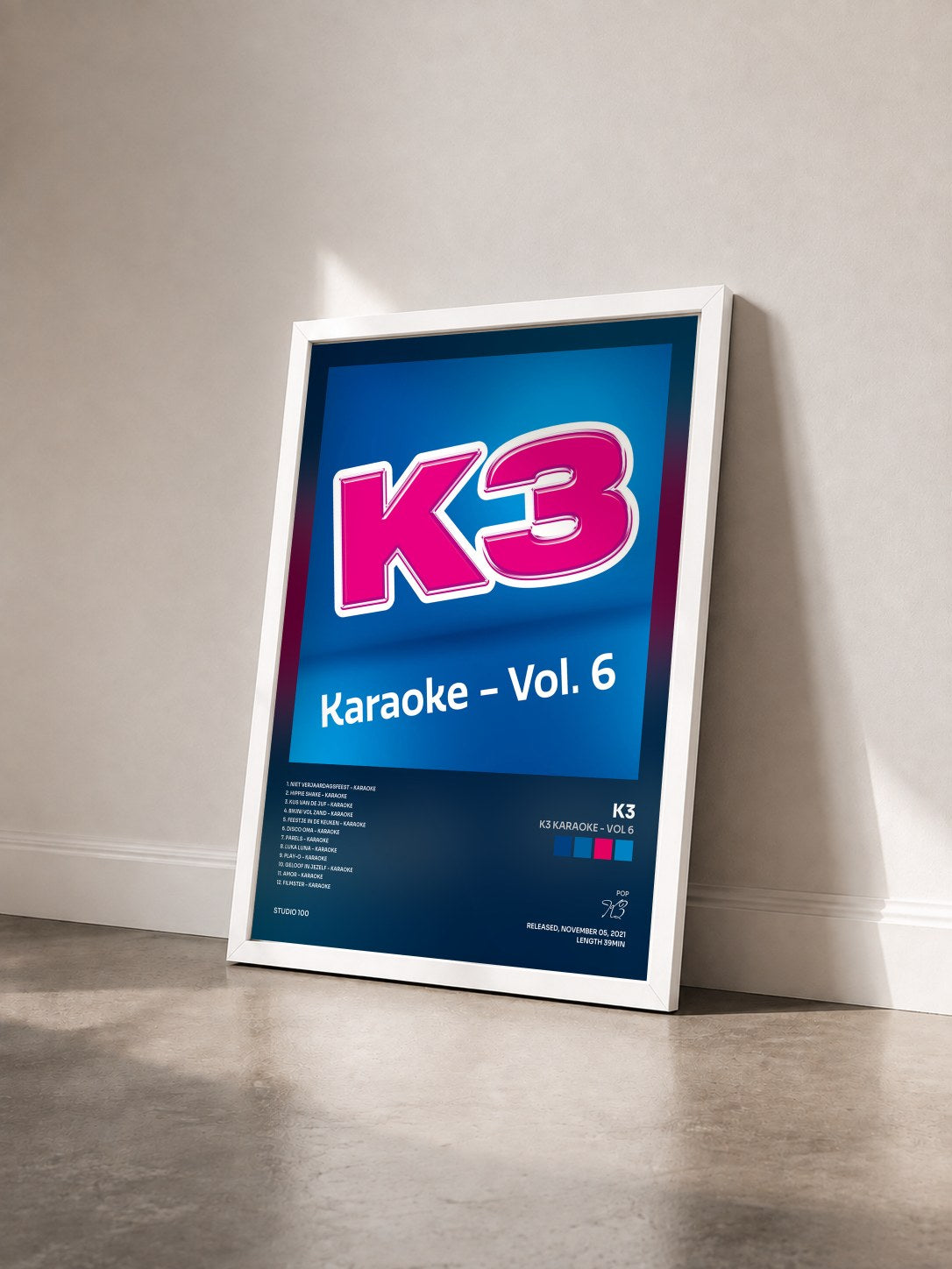 #blanc Tableau de l'album K3 karaoke - Vol 6 de K3 vu de trois quarts, cadre blanc