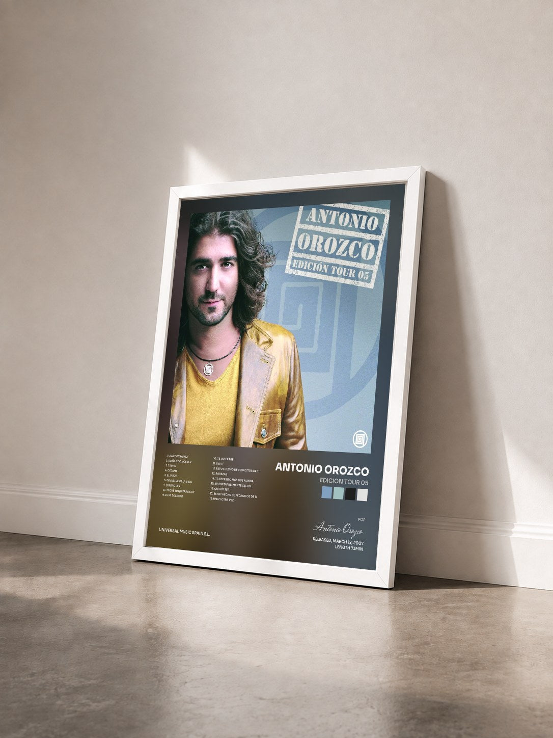 #blanc Tableau de l'album Edicion Tour 05 de Antonio Orozco vu de trois quarts, cadre blanc