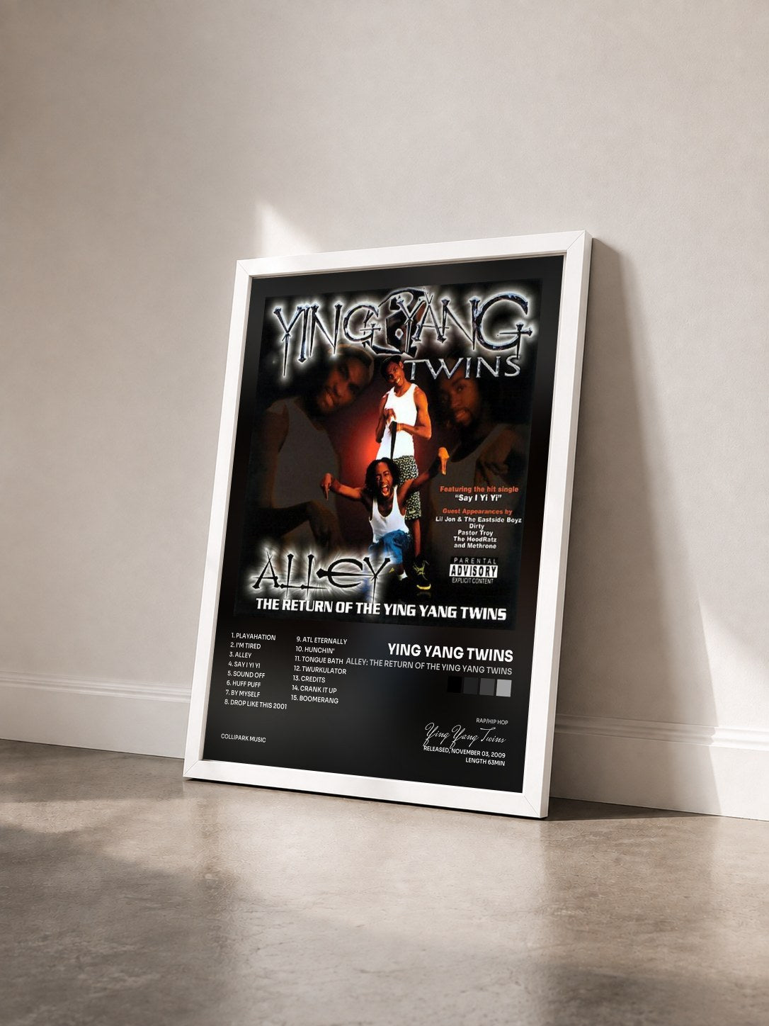 #blanc Tableau de l'album Alley: The Return of the Ying Yang Twins de Ying Yang Twins vu de trois quarts, cadre blanc