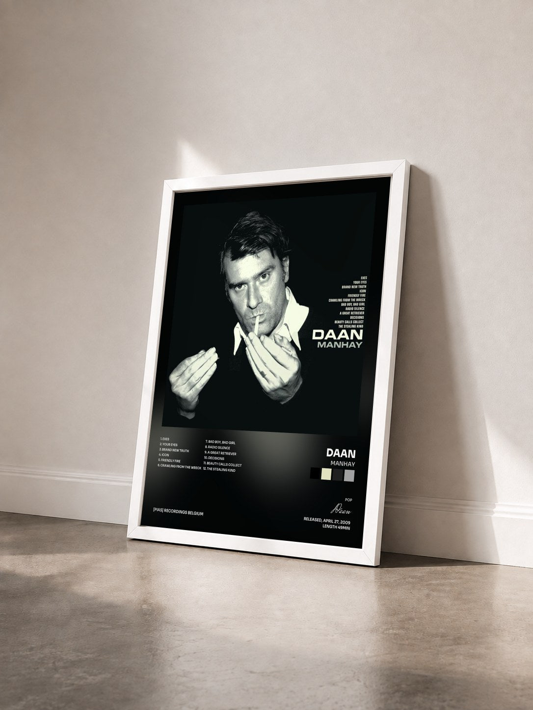 #blanc Tableau de l'album Manhay de Daan vu de trois quarts, cadre blanc