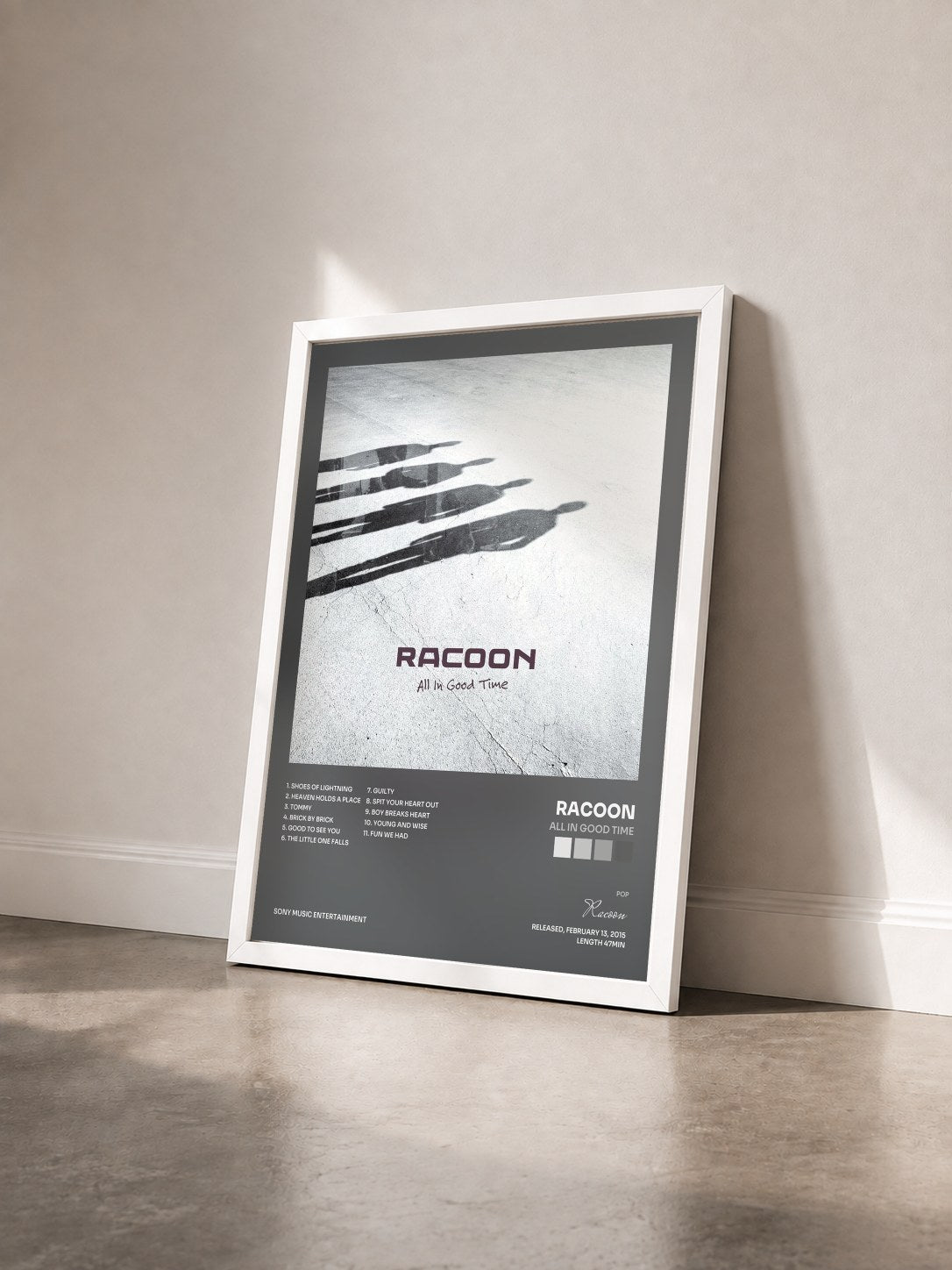 #blanc Tableau de l'album All in Good Time de Racoon vu de trois quarts, cadre blanc