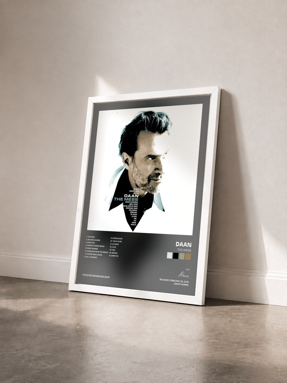 #blanc Tableau de l'album The Mess de Daan vu de trois quarts, cadre blanc